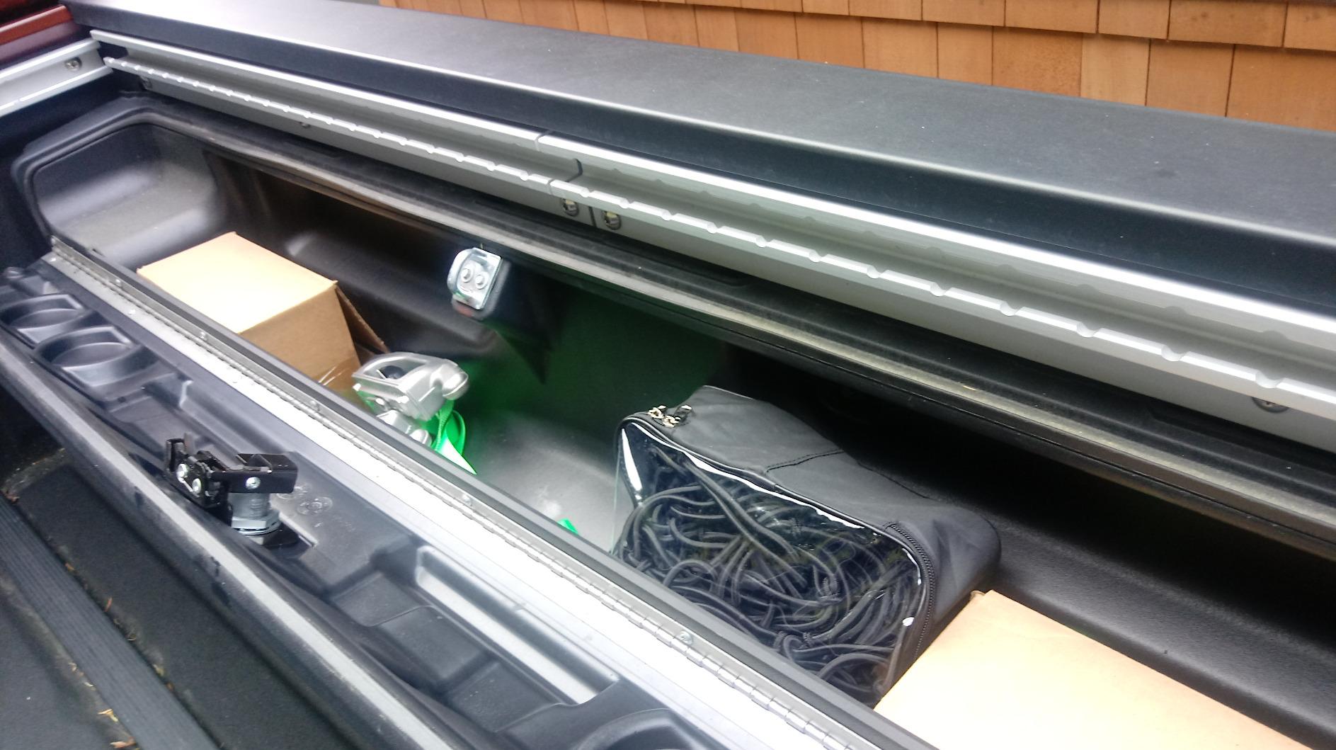 Seven Sparta Large Cargo Net for Truck Bed - 5x7ft Stretches to 10x14ft with 16 Carabiners customer photo 2