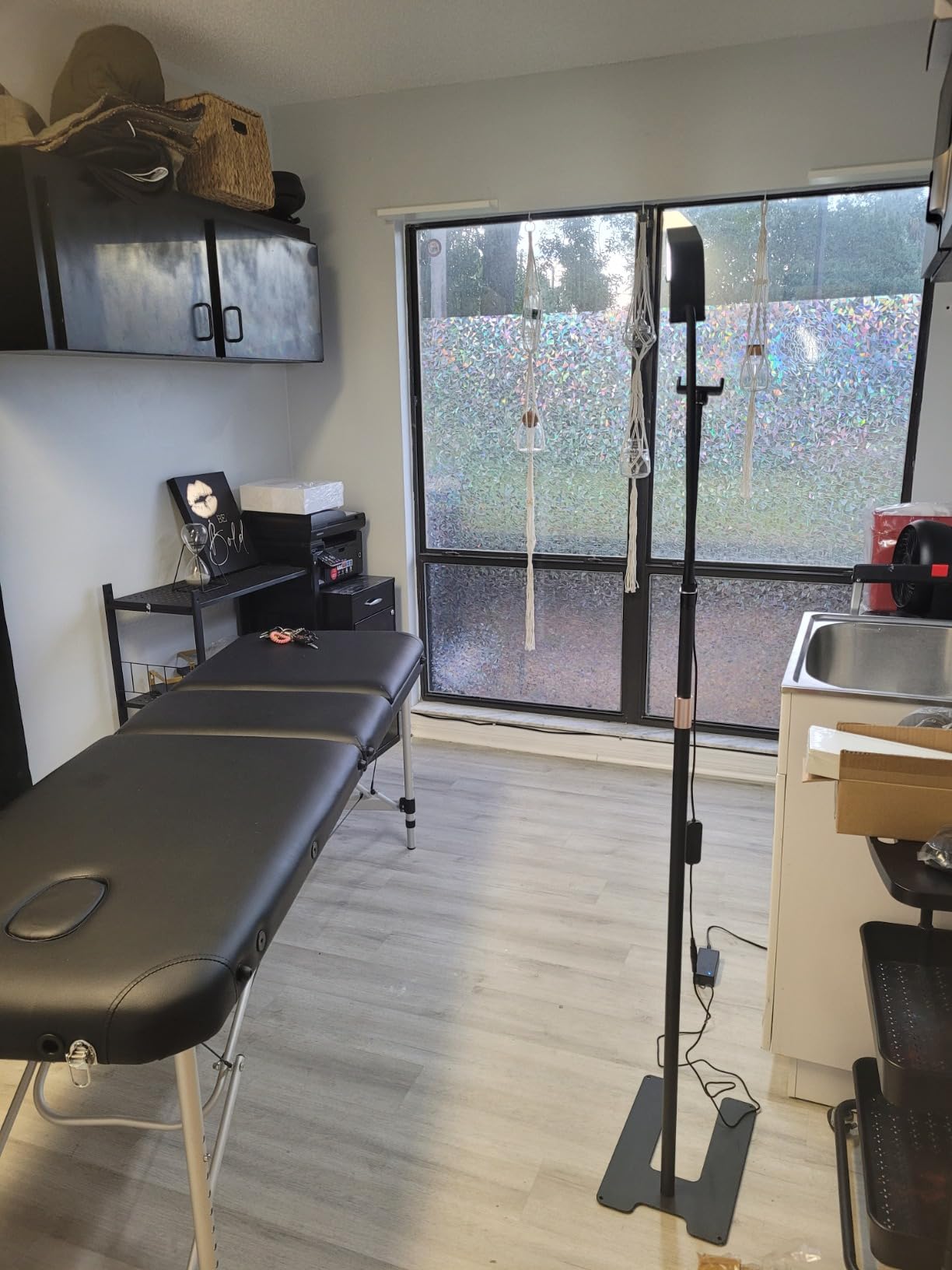 Yaheetech Portable Folding Massage Table Adjustable Lash Tattoo Bed Black | Foam-Padded PVC Leather on Heavy-Duty Aluminum Frame, Folds for Transport, Adjusts in Height for Spa, Salon or Home Use customer photo 2