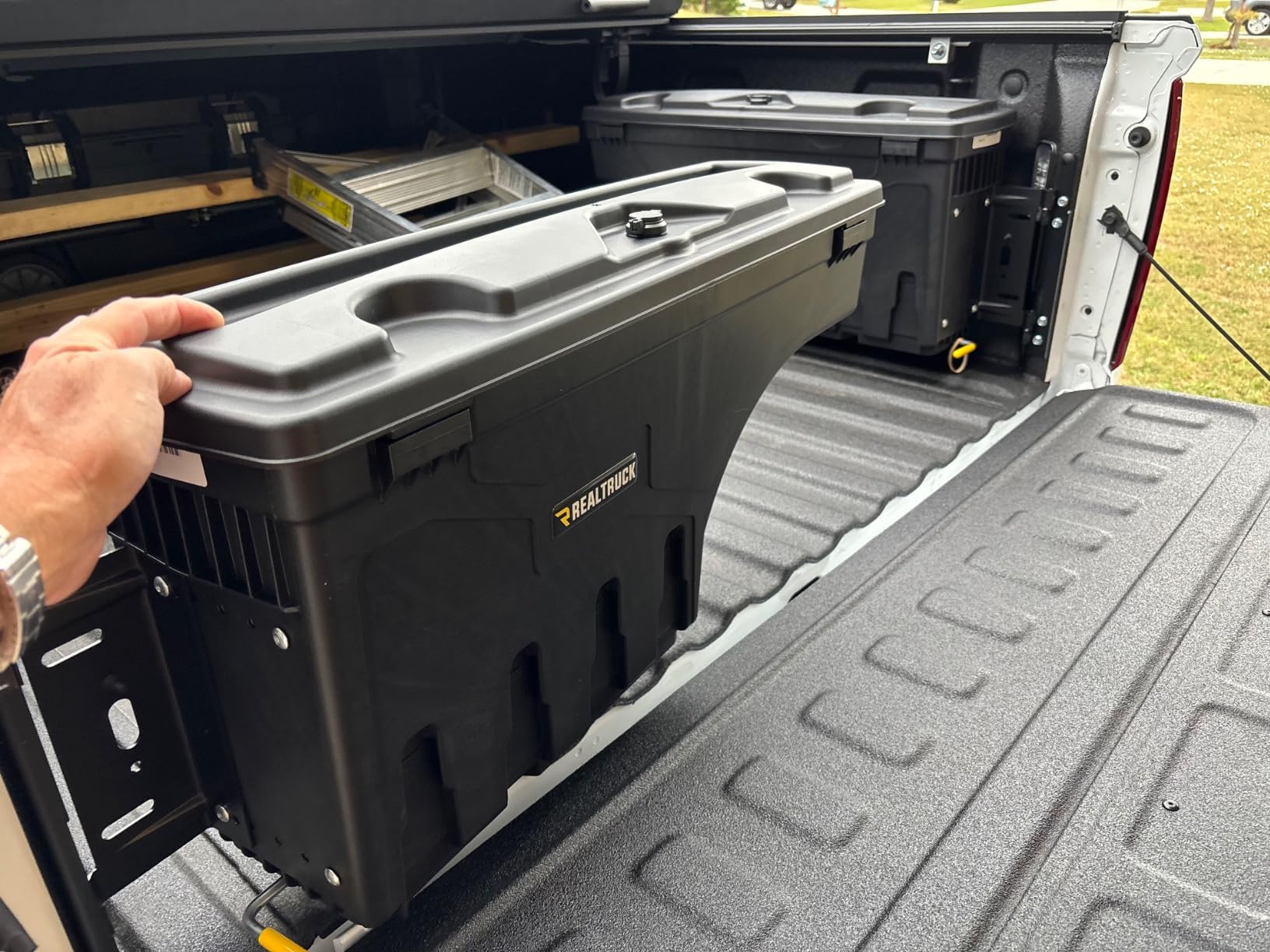 RealTruck UnderCover SwingCase Truck Bed Storage Box | SC105P | Fits 2020-2025 Chevy/GMC Silverado/Sierra 2500/3500HD Passenger Side customer photo 1