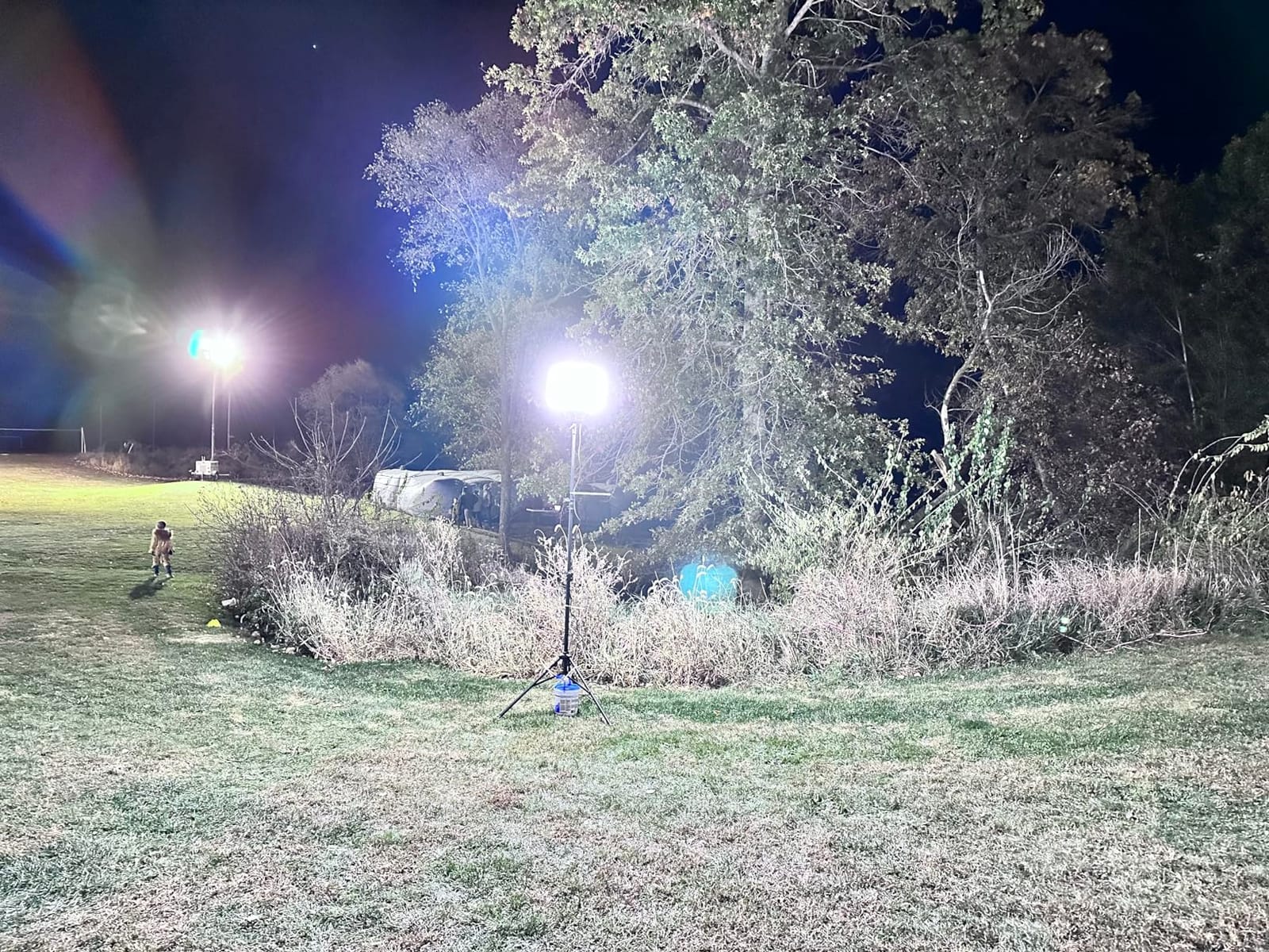 SeeDevil 150 Watt LED Balloon Light Kit, 150 Watt, 120 Volt, 19,500 Lumen, 5000K, 6.5 Ft Tripod, Glare Free Indoor/Outdoor Area Light, Remote Dimmable Portable LED Light customer photo 2