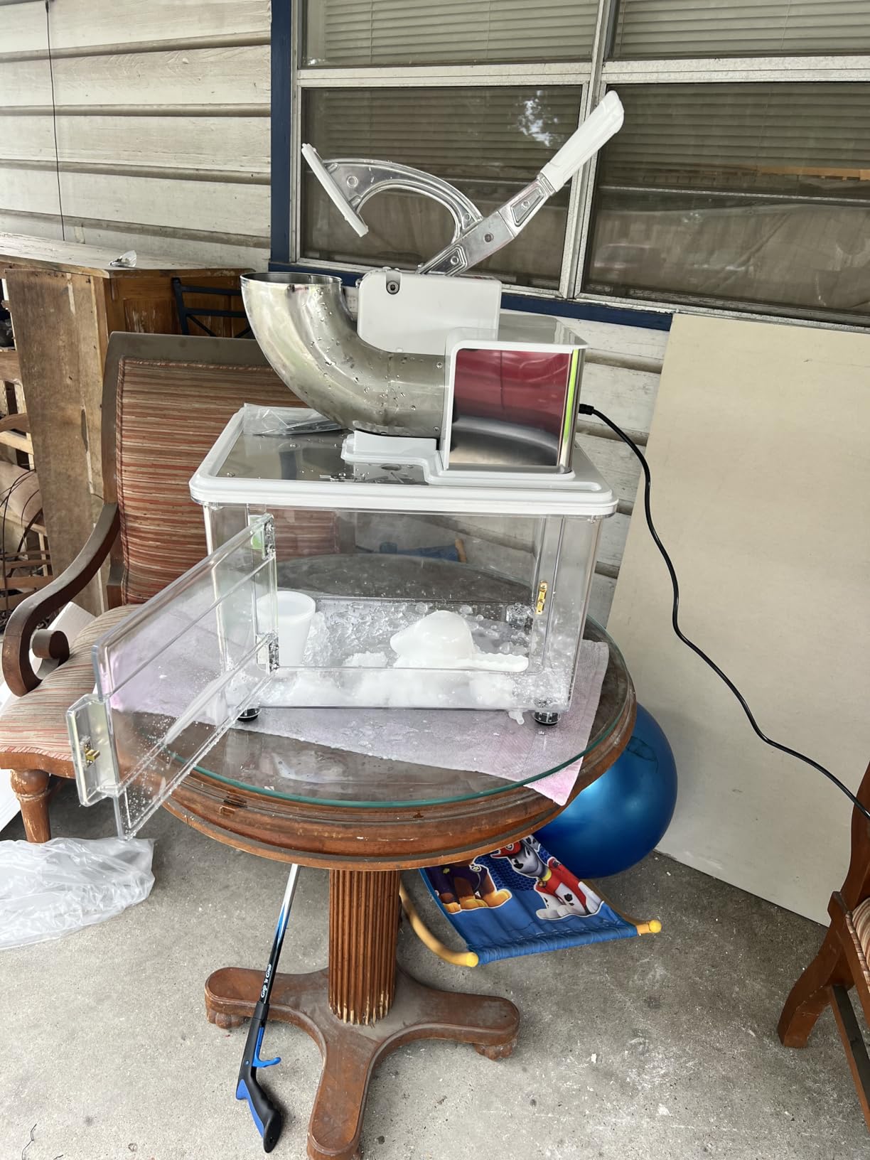 VEVOR 110V Commercial Ice Crusher 661LBS/H, ETL Approved 300W Electric Snow Cone Machine with Dual Blades, Stainless Steel Shaved Ice Machine with Safety On/Off Switch for Family, Restaurants, Bars customer photo 2