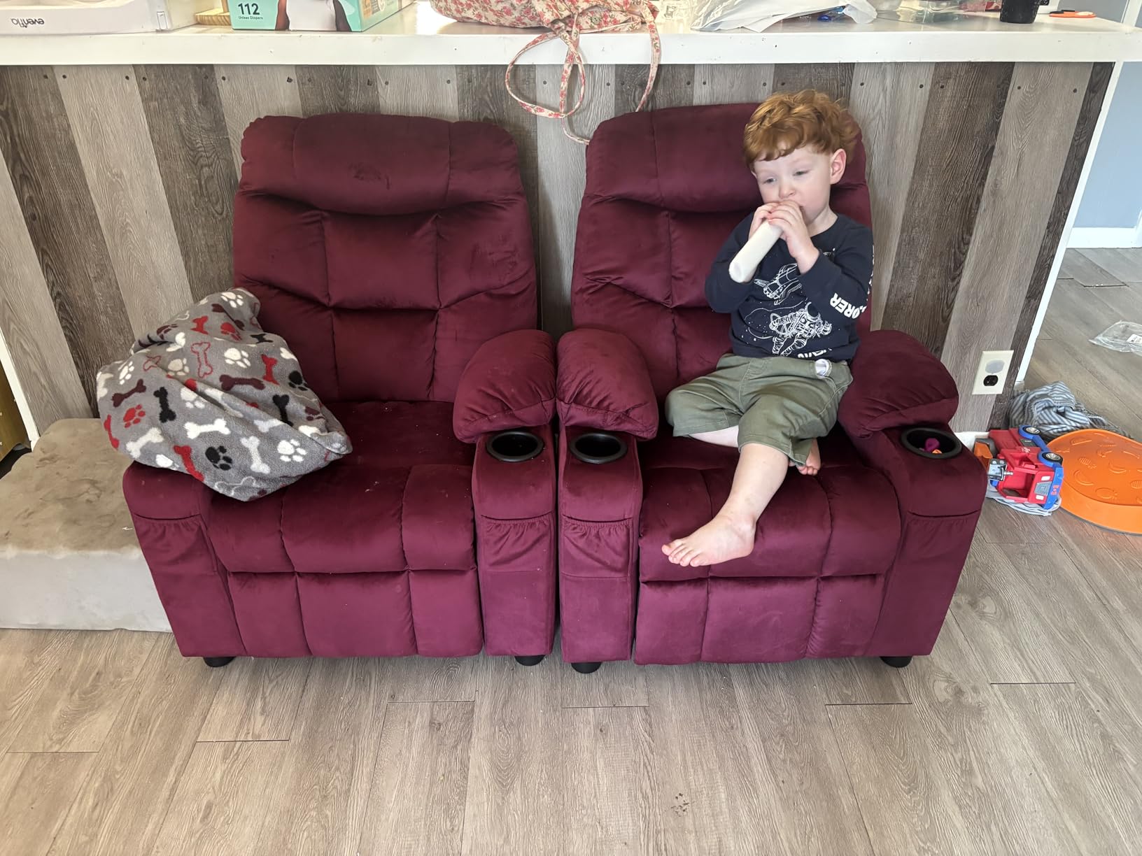 MCombo Big Kids Recliner for Ages 3+, Toddlers Recliner 7355 Velvet, Grey | Child Reclining Chair, Cup Holders, Anti Slip Feet, Side Pockets, FSC Certified customer photo 1