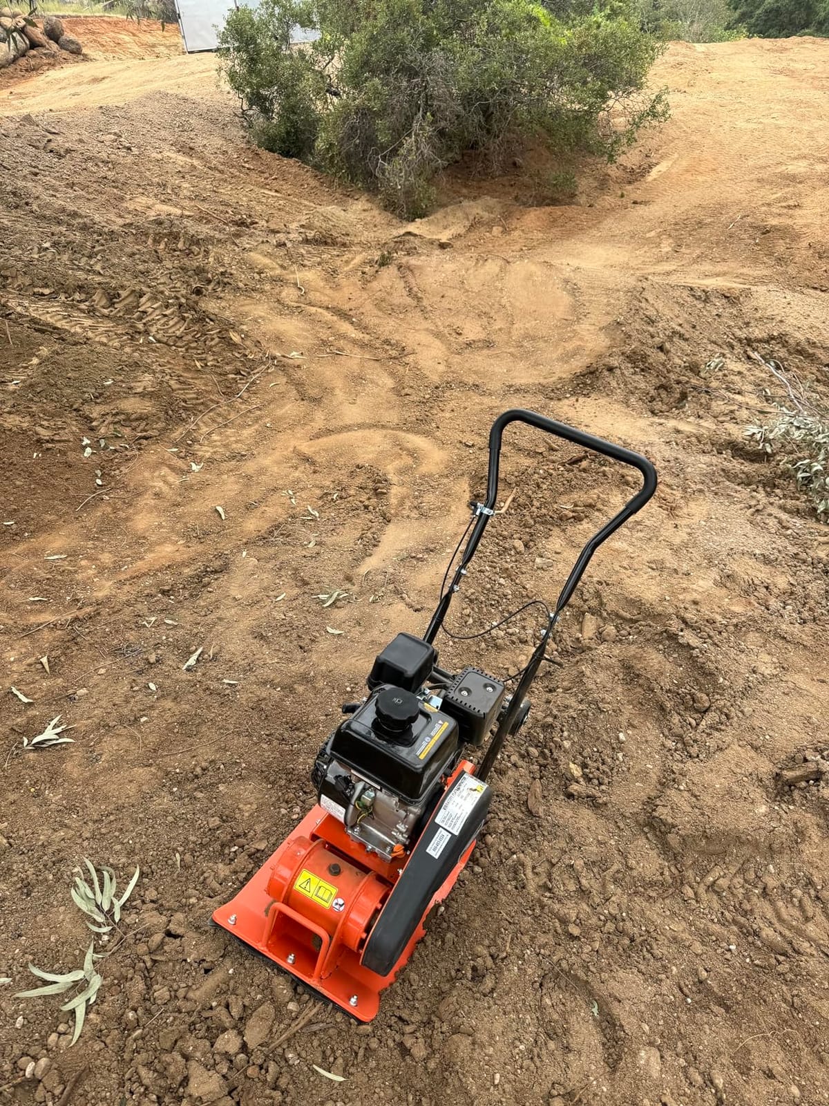 SuperHandy Plate Compactor Rammer 7 HP Gas Engine 4200-Pounds of Compaction Force Rammer Jumping Jack Tamper 20 × 15 Inch Plate for Paving Landscapes Sidewalks Patios EPA/CARB Compliant customer photo 1