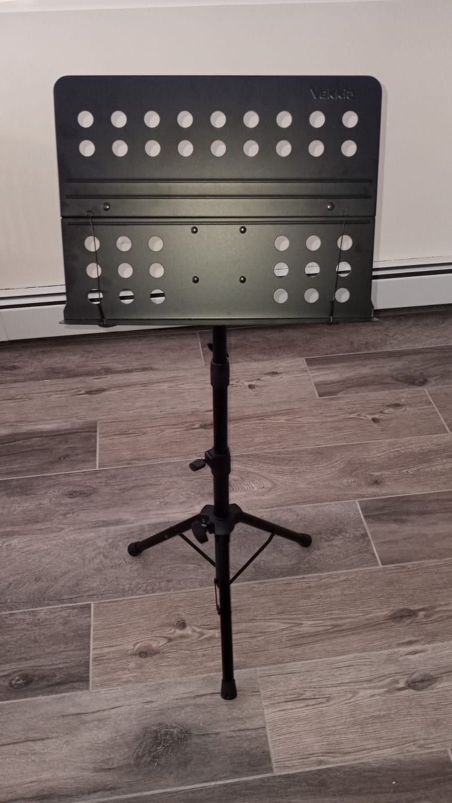 Vekkia Metal Professional Portable Perforated Sheet Music Stand | Folding Adjustable Holder/with Carrying Bag/Sturdy for Instrumental Performance, Band & Travel customer photo 1