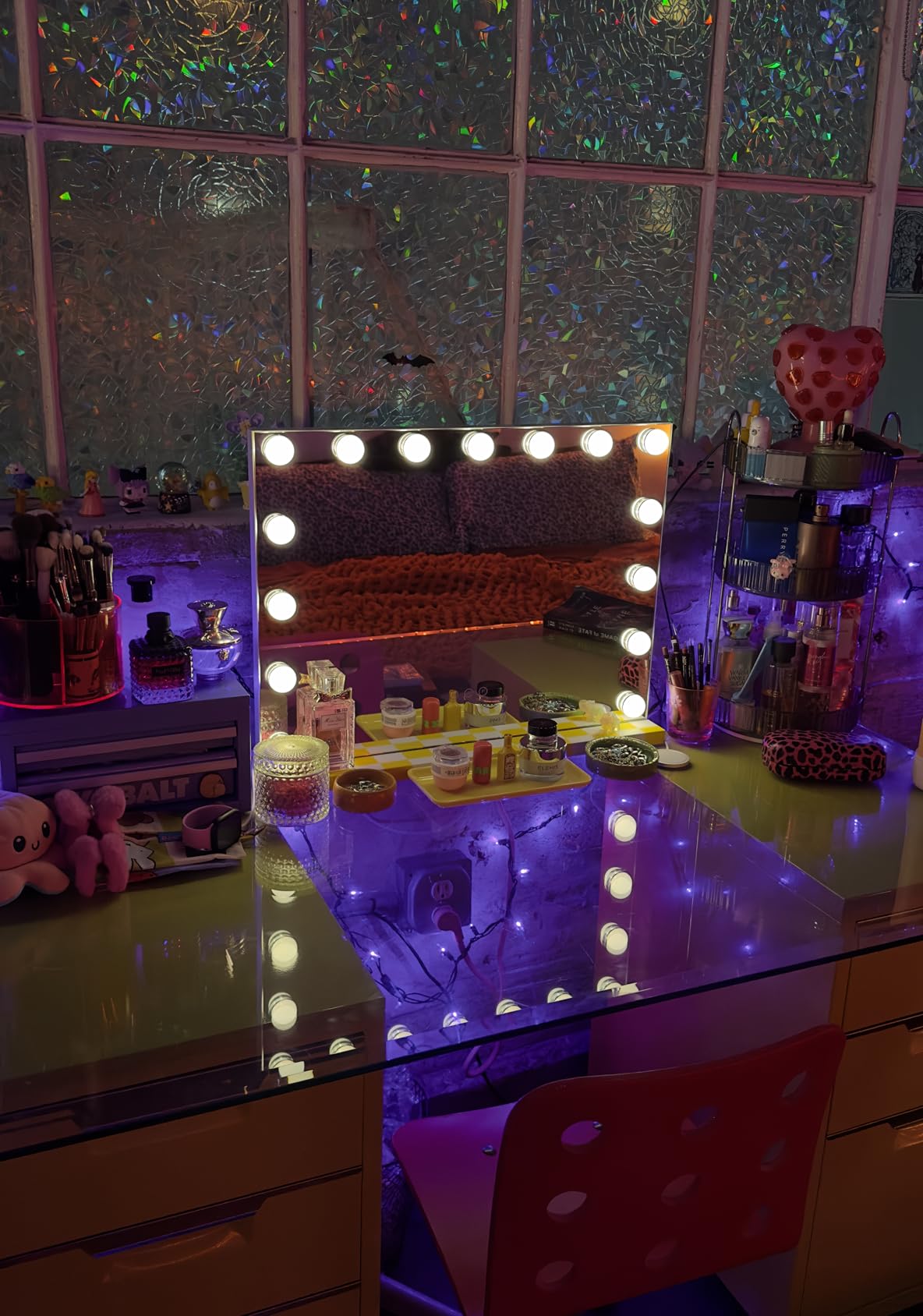 Gvnkvn Vanity Mirror with Lights, 32 x 24 Tabletop Hollywood Makeup Mirror, Hollywood Lighted Mirror with 18 Dimmable LED Bulbs, 3 Colors Modes, Touch Control, Metal Frame customer photo 1