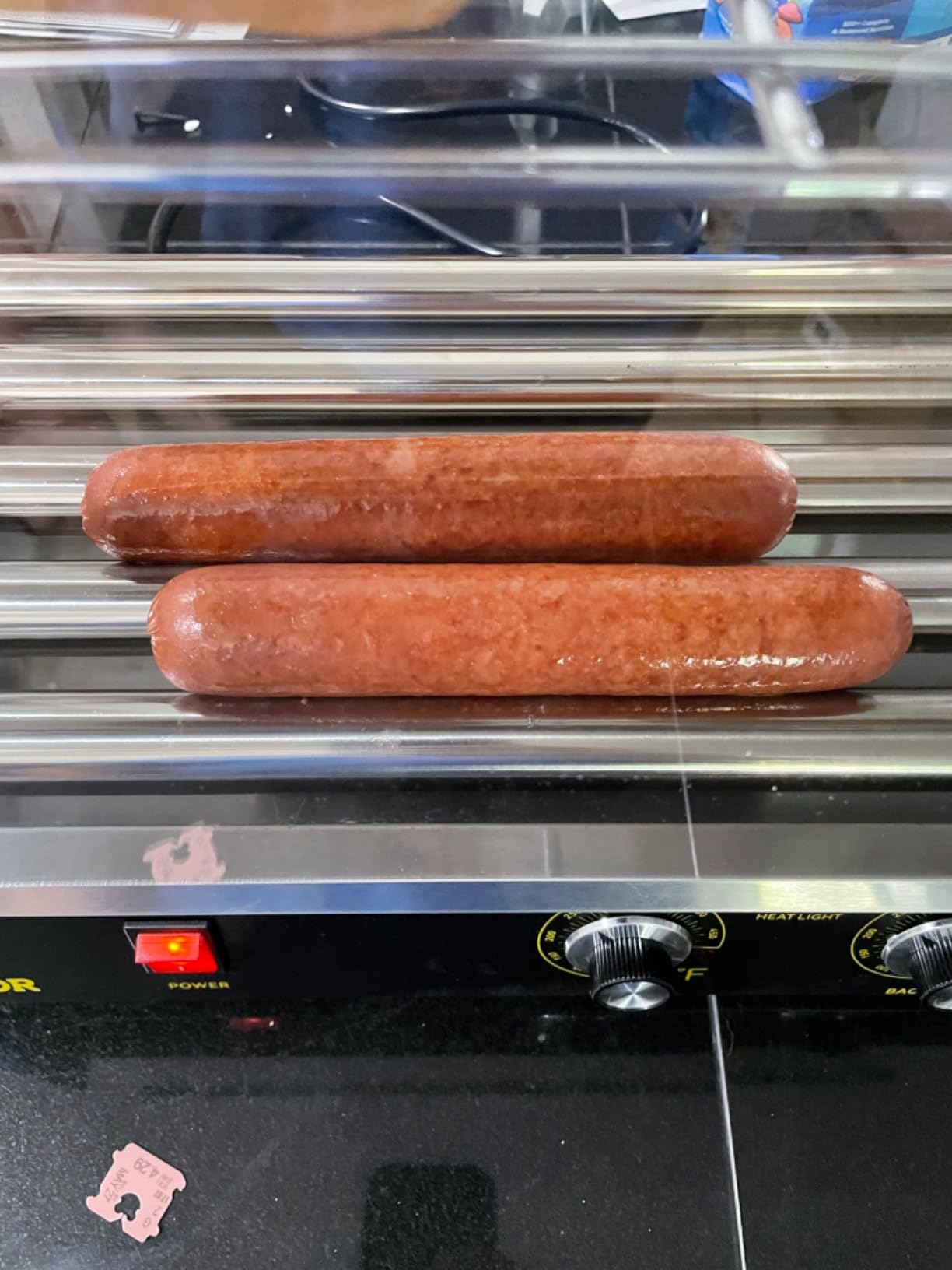 VEVOR Hot Dog Roller 5 Rollers 12 Hot Dogs Capacity, 750W Stainless Sausage Grill Cooker Machine with Dual Temp Control Glass Hood Acrylic Cover Bun Warmer Shelf Removable Oil Drip Tray ETL Certified customer photo 2