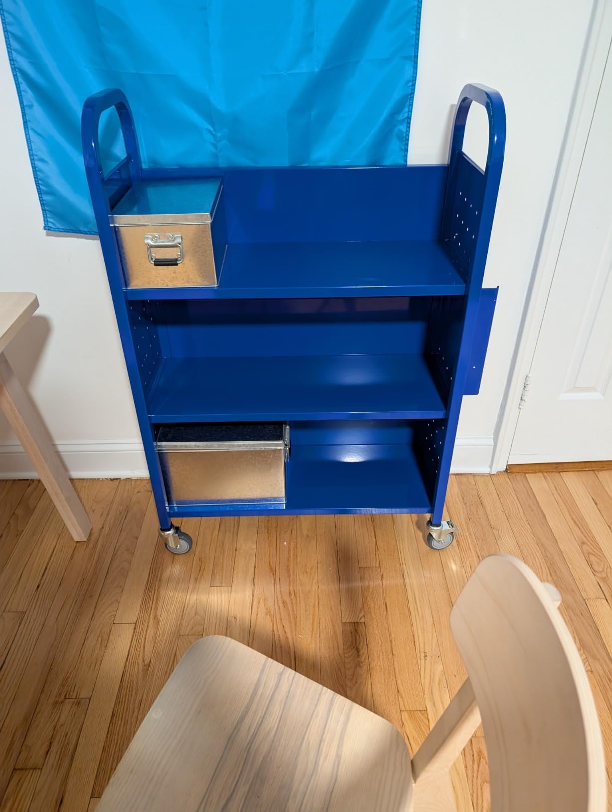 Workington Rolling Book Truck Book Cart with 3 Flat Shelves, Library Book Cart with Swivel Lockable Casters 3001 Apple Green customer photo 1