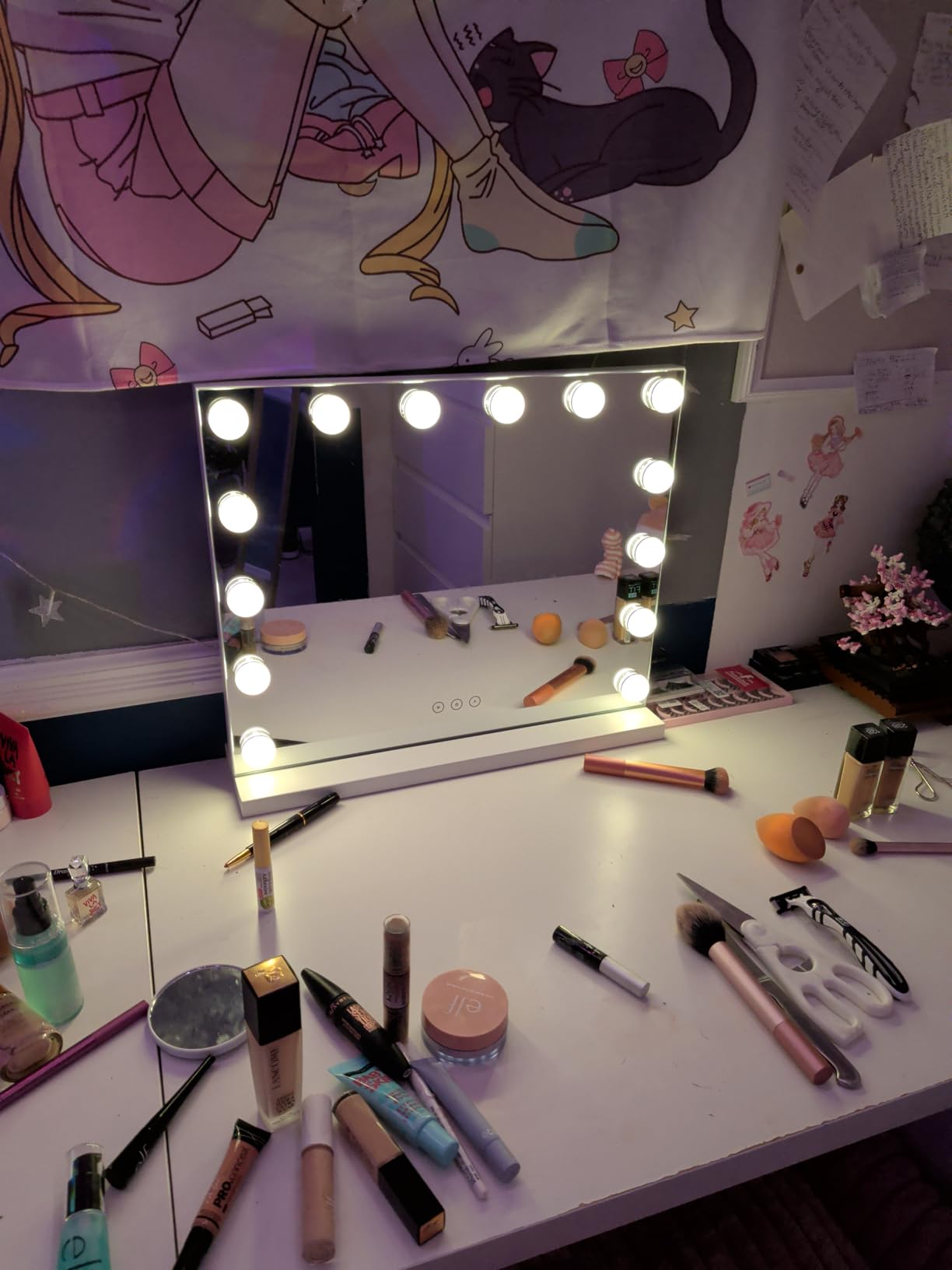 Vanity Mirror with Lights Lighted Makeup Mirror with Dimmable LED Bulbs, 3 Color Lighting Modes, USB Charging Port Touch Control, Sturdy Metal Frame Design, White (50x40cm) customer photo 1
