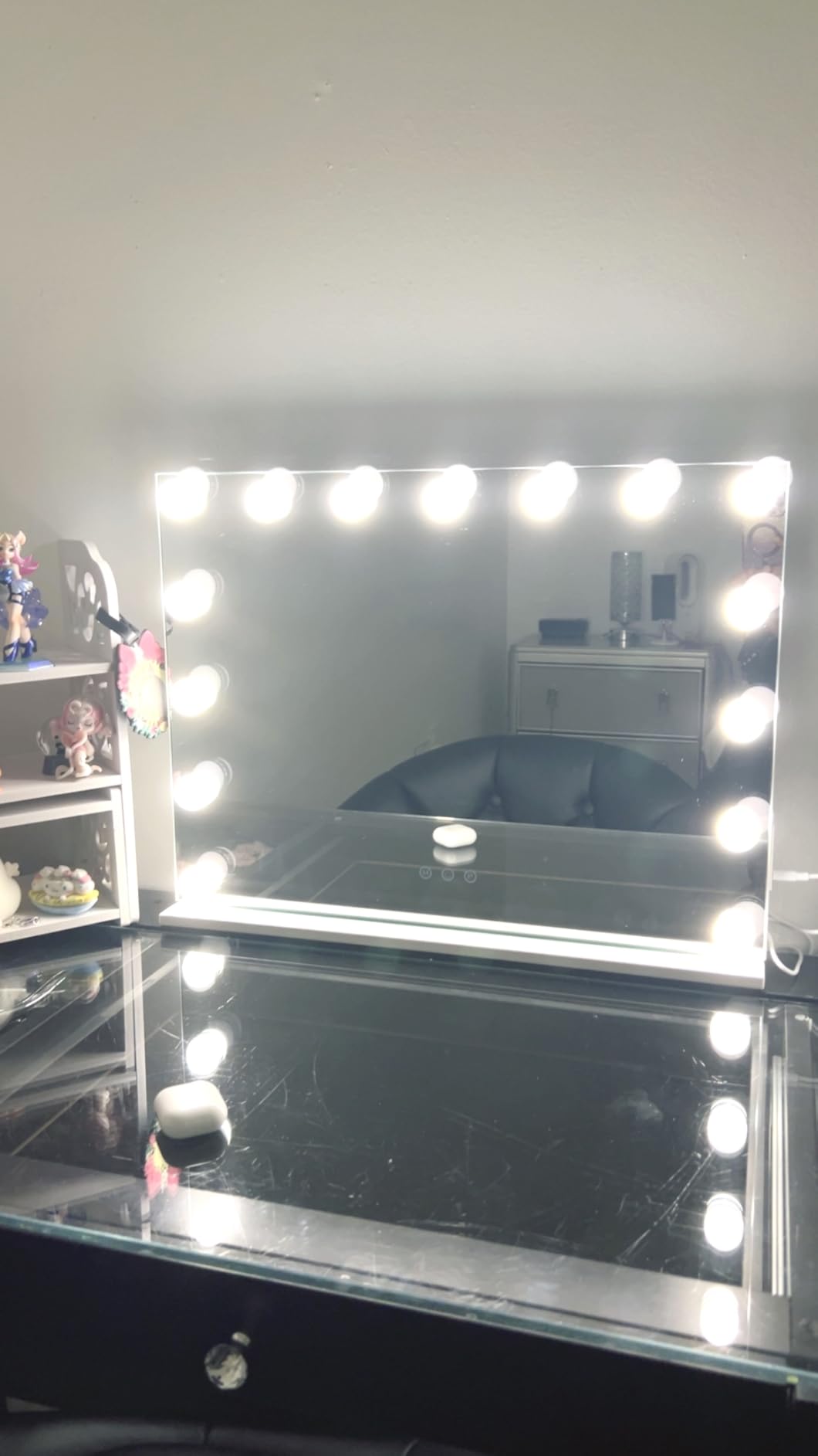 Ratsamee Hollywood Vanity Mirror with Lights, 18 Dimmable Bulbs, 3 Color Lights, Make Up Lighted Mirror, Aluminum Metal Frame, USB Charging Port (32