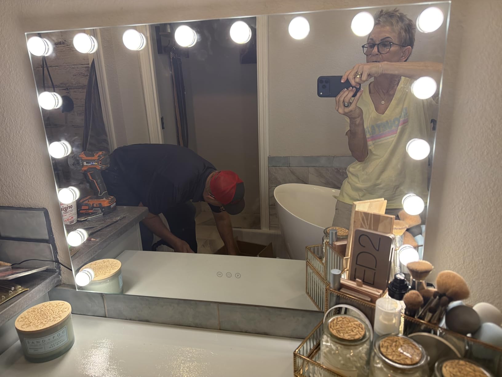 Ratsamee Hollywood Vanity Mirror with Lights, 18 Dimmable Bulbs, 3 Color Lights, Make Up Lighted Mirror, Aluminum Metal Frame, USB Charging Port (32