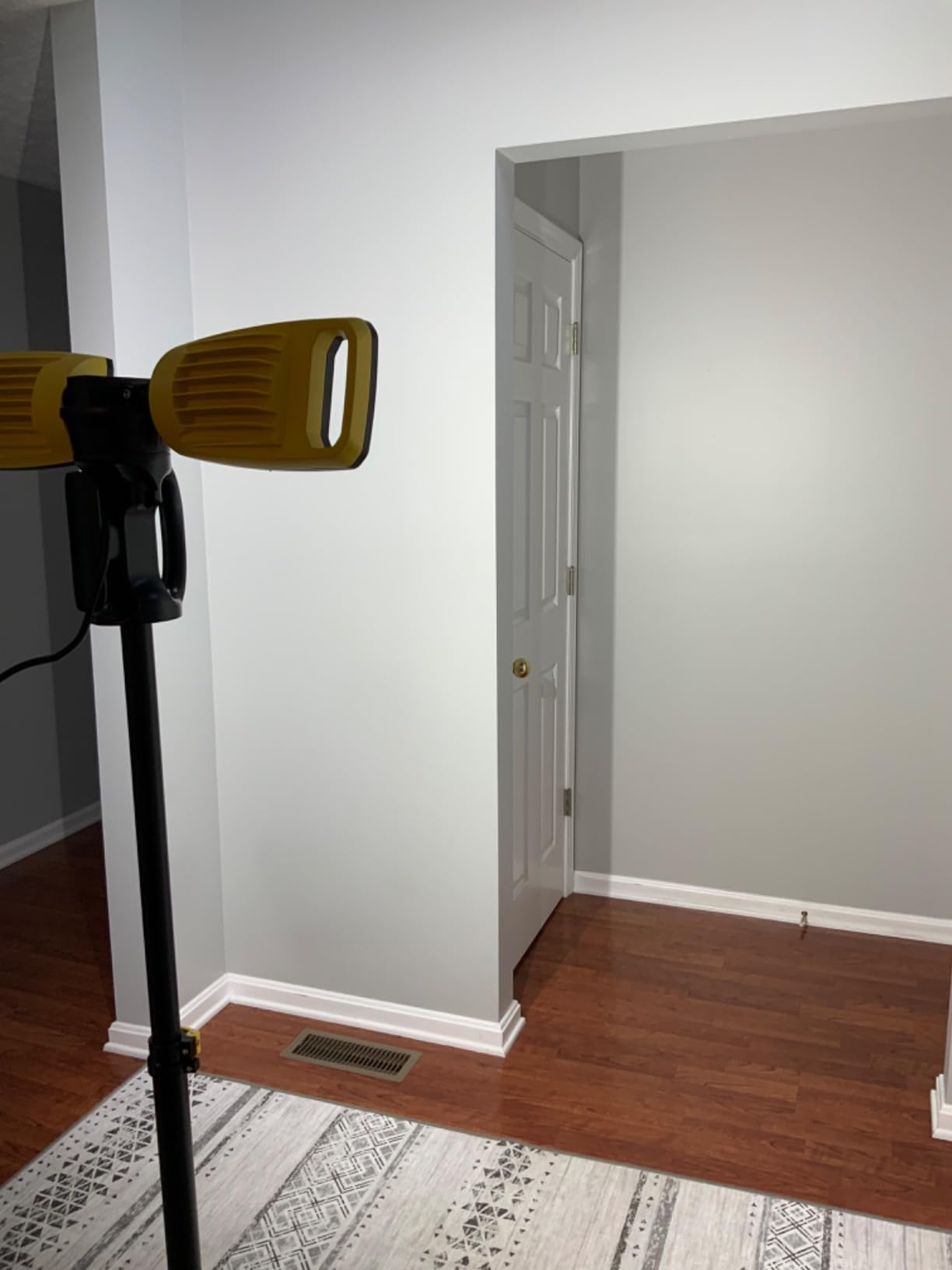 LUTEC Work Light with Stand, 12000 Lumen Dual-Head LED Work Light with Telescoping Tripod, Portable Corded LED Job Site Lighting 5000K 100W Indoor Outdoor Lighting customer photo 1