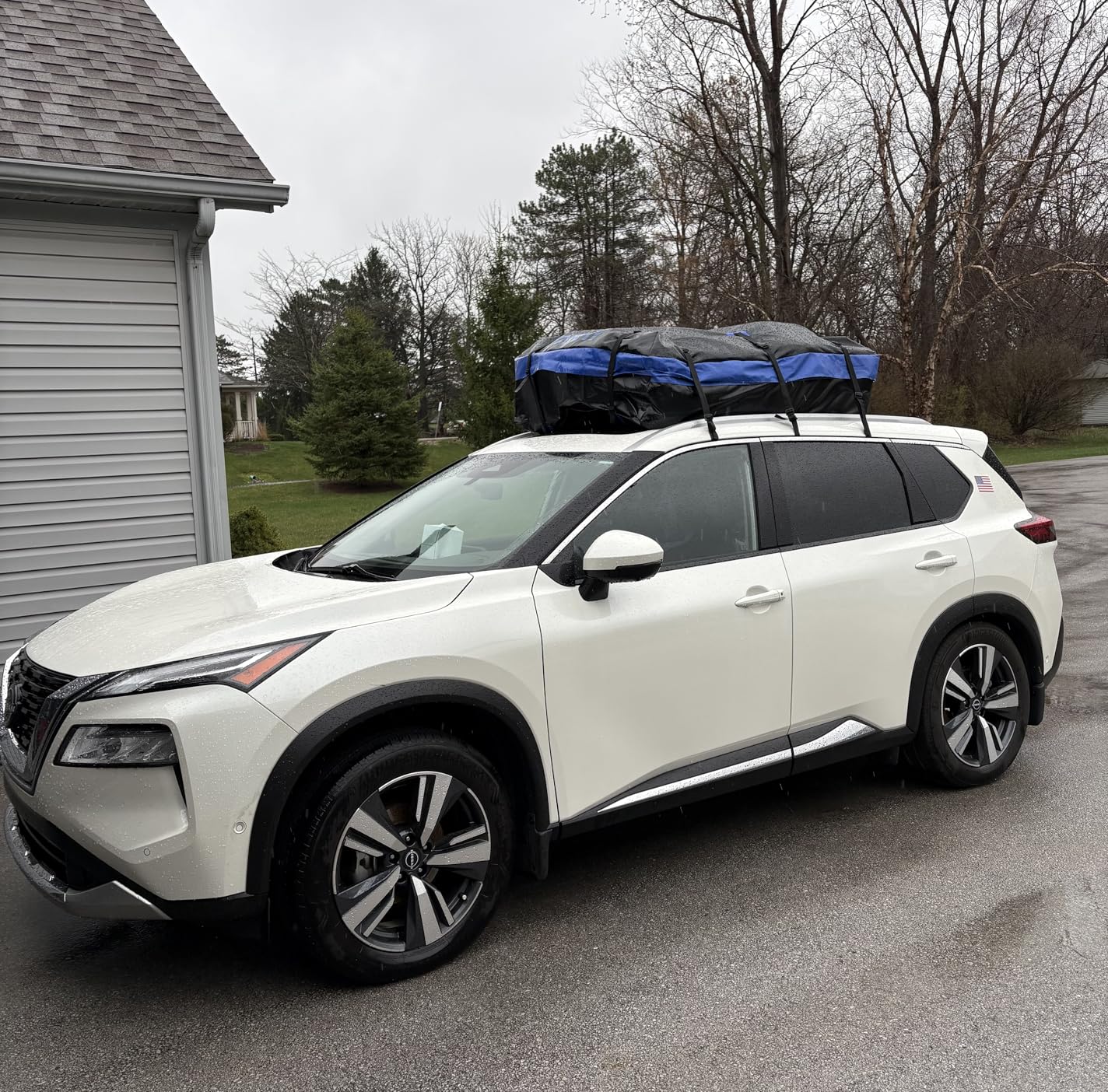 APTY 21 Cubic Feet Car Rooftop Cargo Bag Carrier, Soft Roof Top Luggage Bag for All Vehicles with/Without Racks - with Waterproof Zip, Luggage Lock, Anti-Slip Mat, Storage Bag, Door Hooks customer photo 1