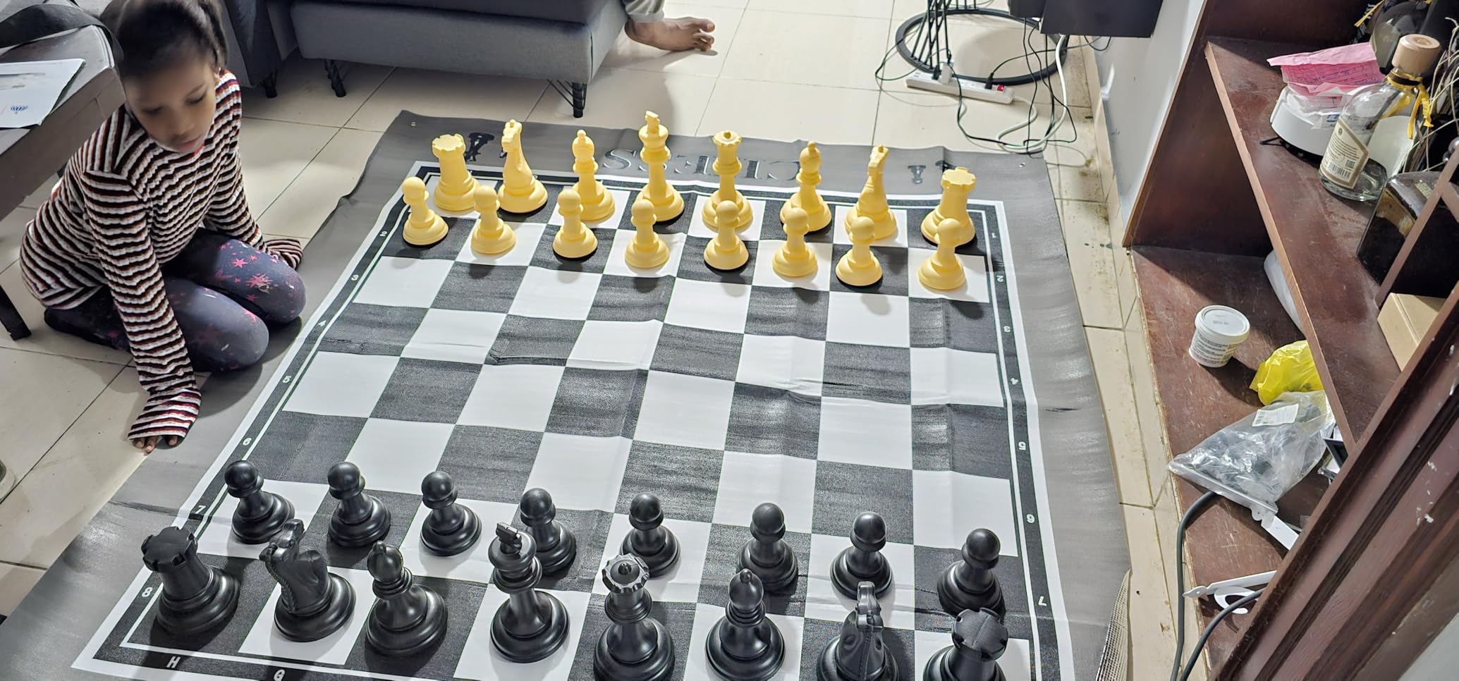ELONGDI Giant Outdoor Chess Set Oversized Plastic Chess Pieces with Bases Lightweight 71