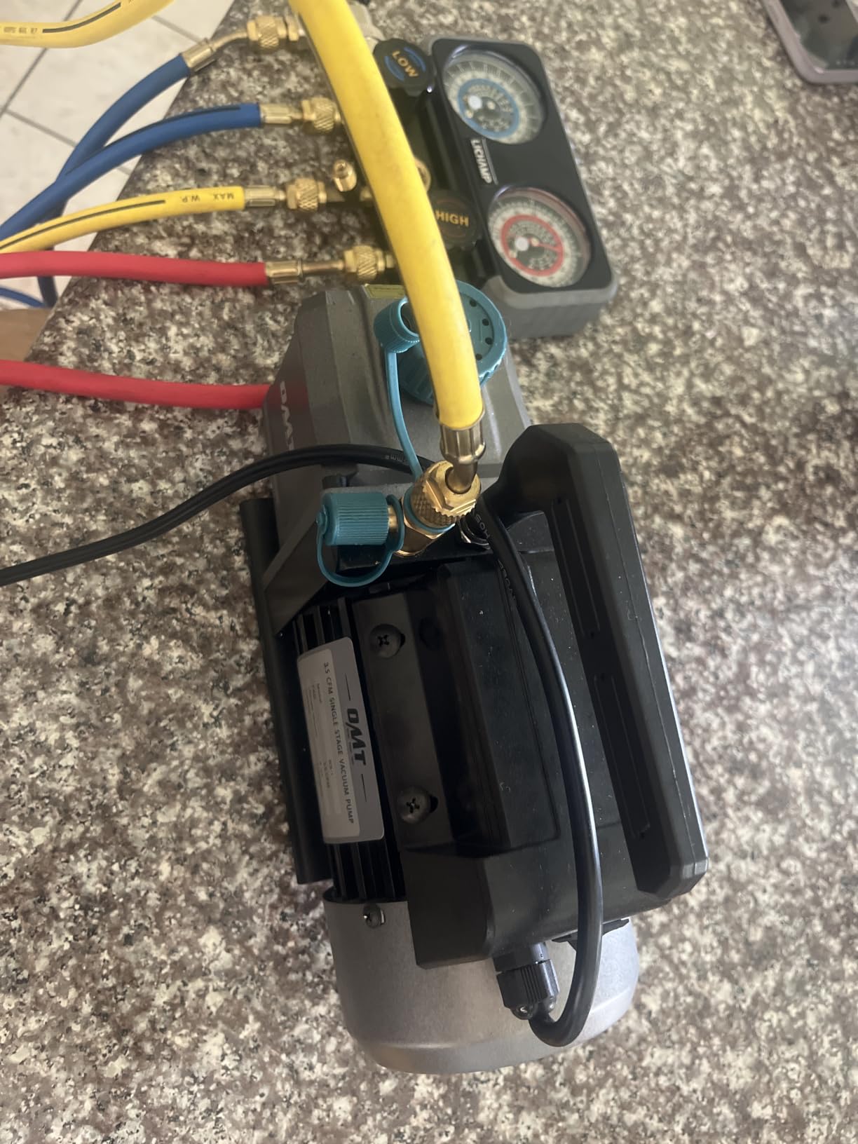 OMT 3.5 CFM Single Stage Vacuum Pump for R134a R410a R22 Auto AC HVAC Kit | Copper Motor; 37.5 Microns Ultimate Vacuum; Aluminum Alloy Casing; For Automotive HVAC and Resin Degassing; Oil Included customer photo 1