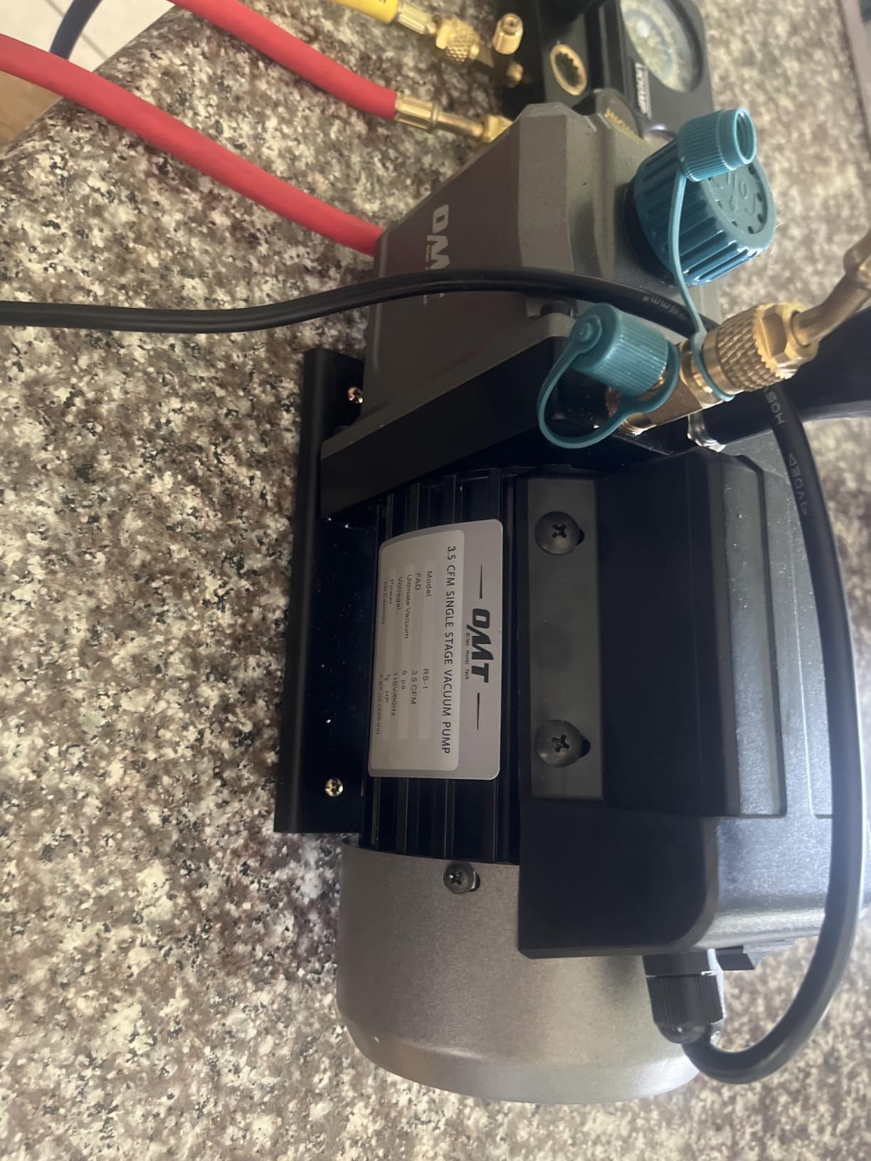OMT 3.5 CFM Single Stage Vacuum Pump for R134a R410a R22 Auto AC HVAC Kit | Copper Motor; 37.5 Microns Ultimate Vacuum; Aluminum Alloy Casing; For Automotive HVAC and Resin Degassing; Oil Included customer photo 2
