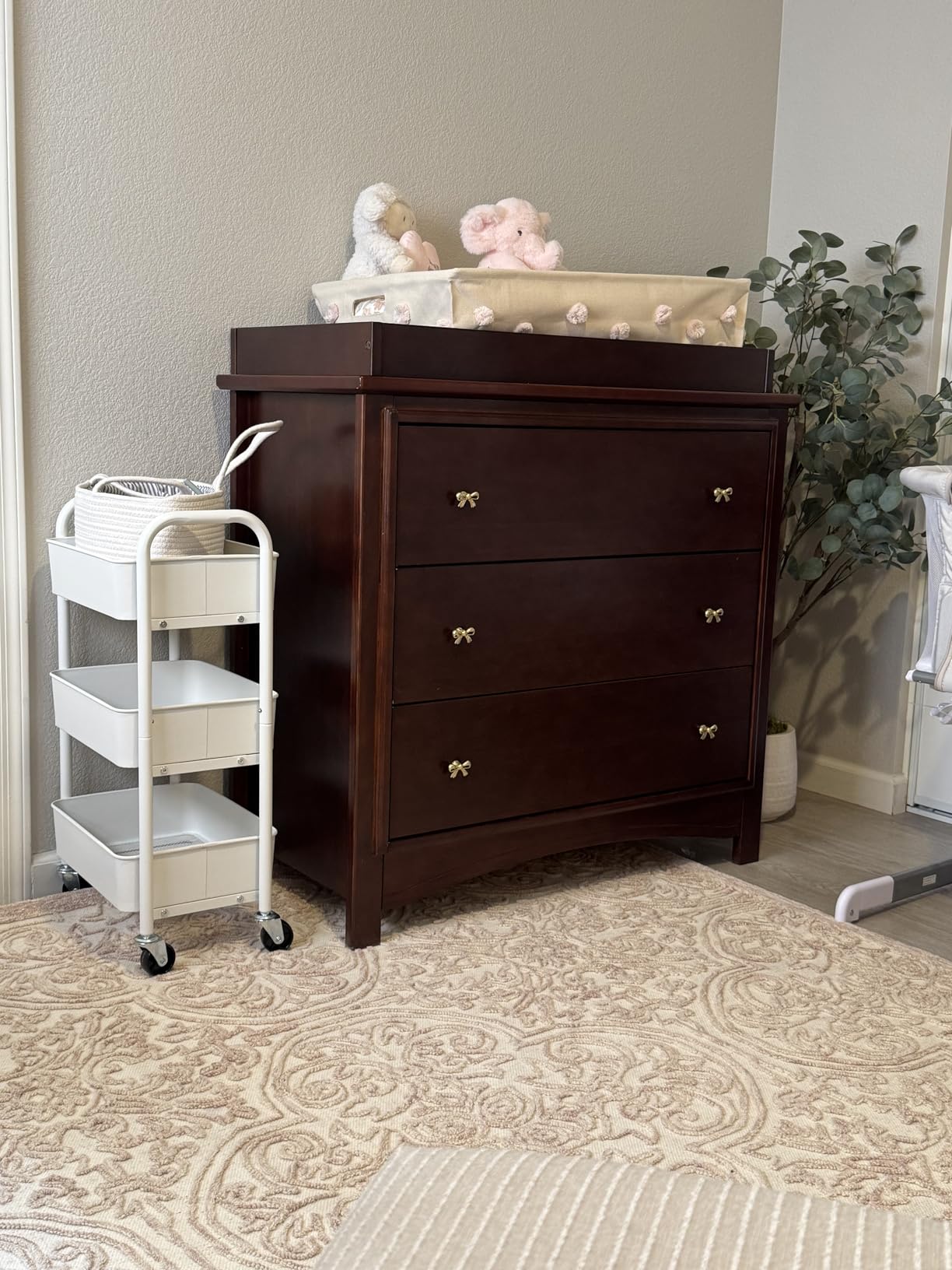 Delta Children Perry 3 Drawer Dresser with Changing Top and Interlocking Drawers, Bianca White customer photo 2