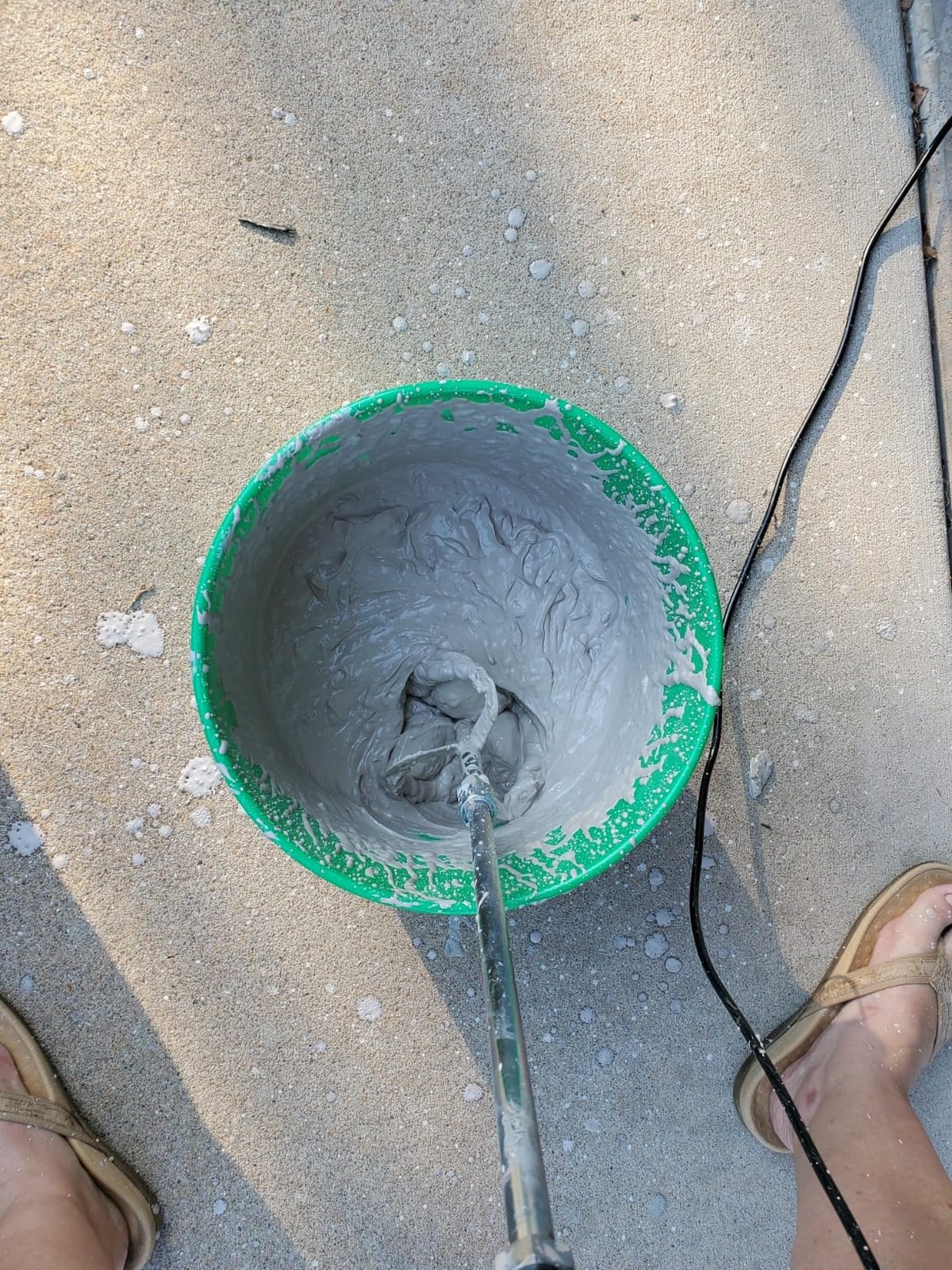 GEVEELIFE Cement Mixer, Max 2400W Concrete Mixer with 6 Adjustable Speeds | Portable Concrete Mixer for Drill, 110V Handheld Mud Mixer for Mixing Mortar, Paint, Grout, Plaster, Thinset, Fodder (Blue) customer photo 2