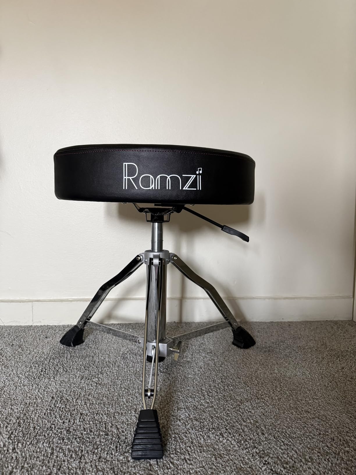 Ramzi Drum Throne Airlift Heavy Duty Drum Thrones Seat, Adjustable Stool Drum Motorcycle Style Drum Throne Drummer Stool with Double Braced Anti-Slip Feet Saddle Drum Seat customer photo 1