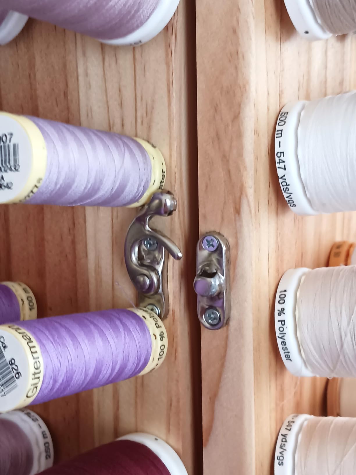 New brothread 93 Spools 360° Fully Rotating Wooden Thread Rack | Thread Holder Organizer, with Inner Storage Compartments, To Store Sewing, Embroidery, Hair-braiding Notions, DIY Assembly customer photo 2