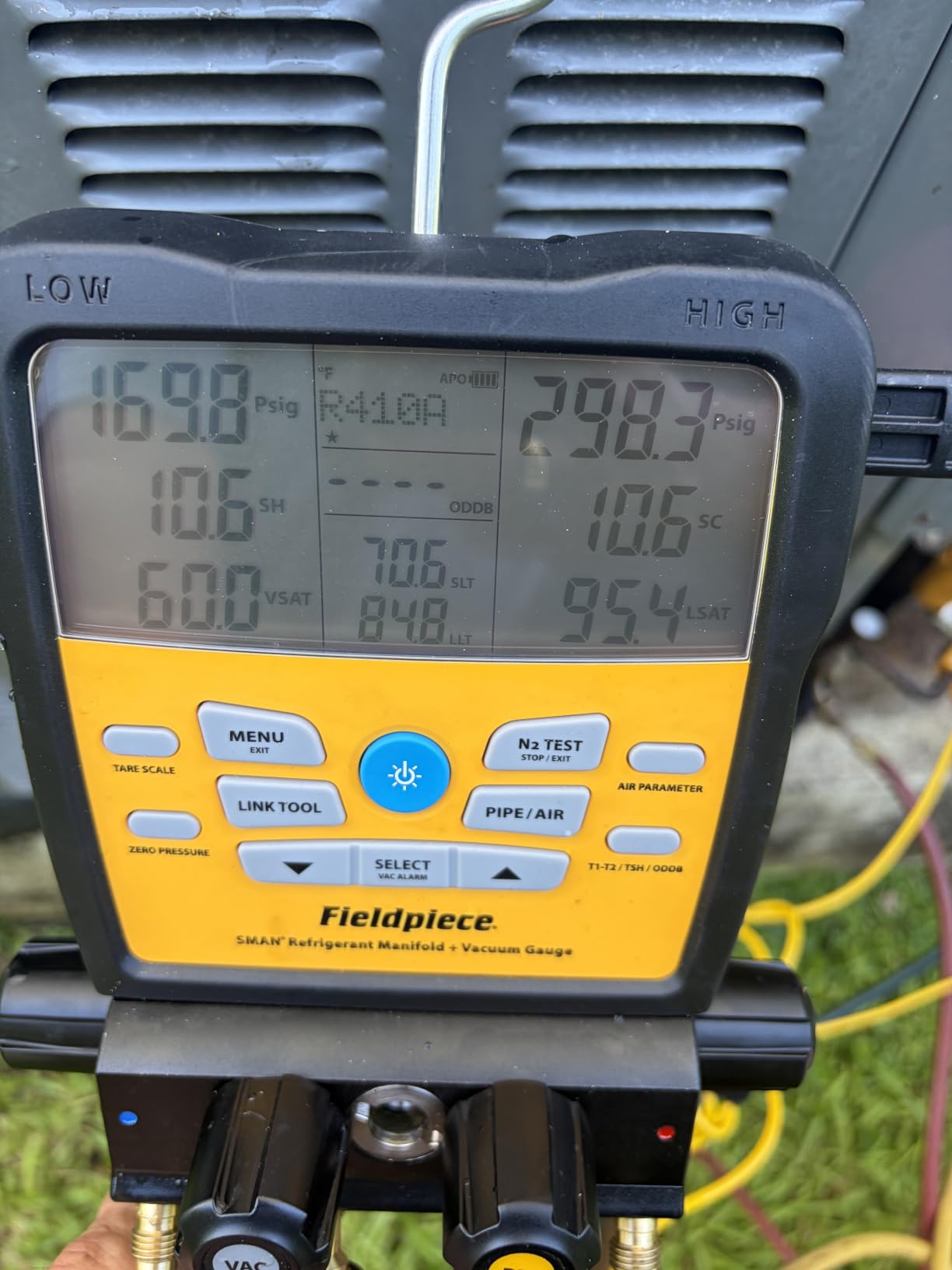Fieldpiece SM482V Wireless 4-Port SMAN Refrigerant Manifold with Vacuum Gauge - Air Conditioning/Refrigerant Digital Gauges for HVAC & Refrigeration customer photo 1