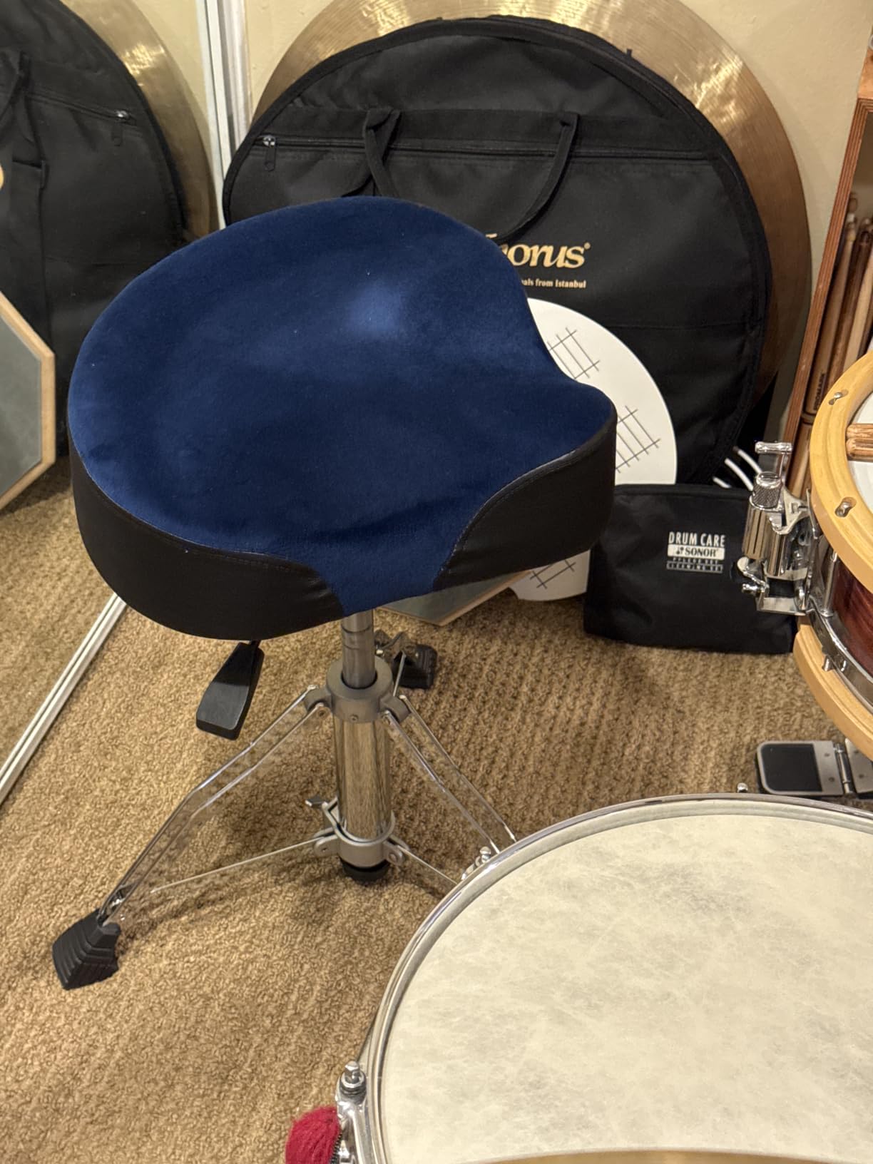AKLOT Saddle Drum Throne, Hydraulic Druming Throne, Heavy Duty Seat, Height Adjustable Plush Chair, Motorcycle Style Drum Stool for Adults Drummers Grey customer photo 2