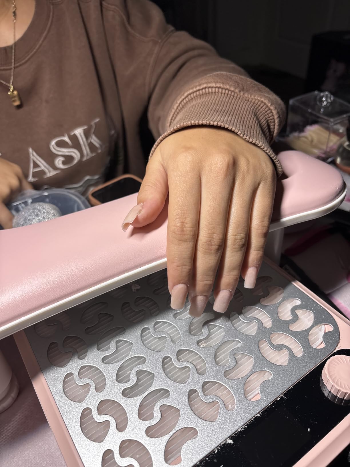 Makartt Nail Dust Collector - 4200 RPM Adjustable Speed Digital Display | Strong Suction Nail Dust Vacuum Digital Display, Reusable Filter, Compact for Home Salon Use White customer photo 1