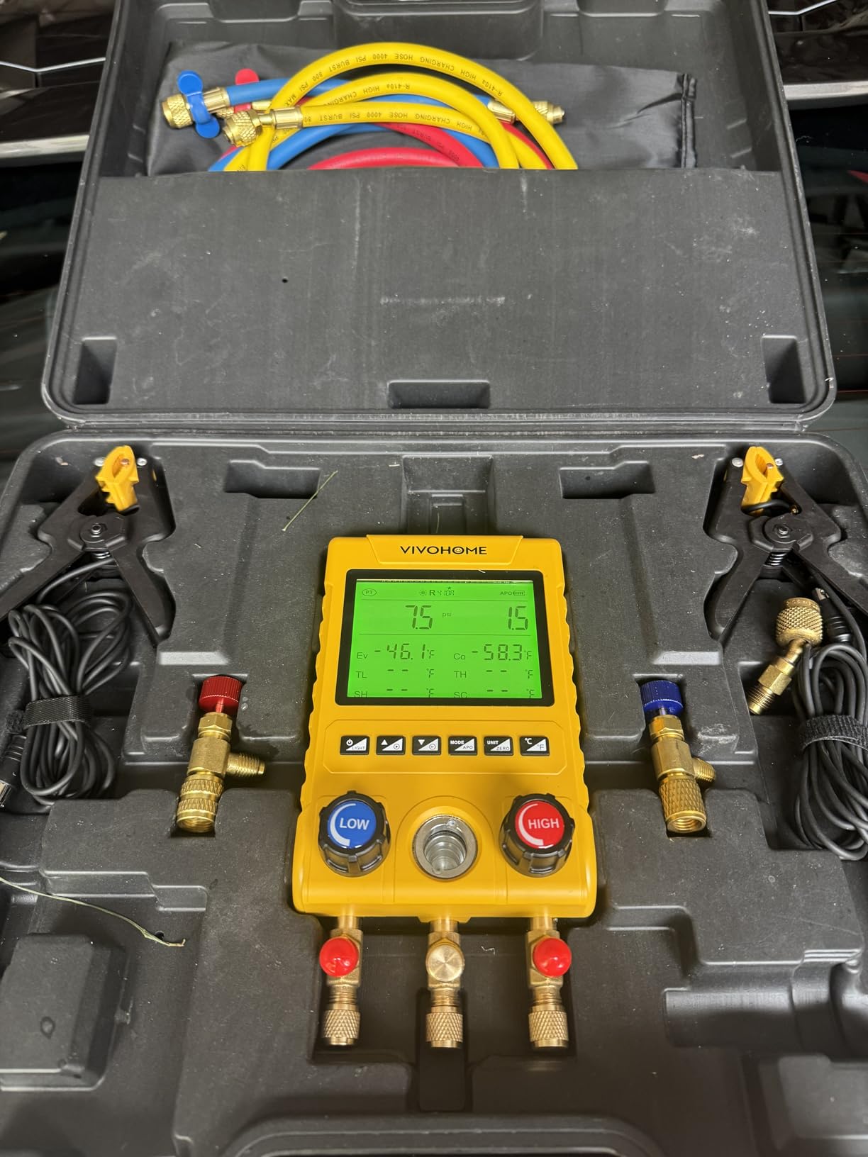 VIVOHOME Digital HVAC Manifold Gauges with 2 Wired Temperature Clamp Probes | Refrigeration AC Gauge Set with 3 Hoses, Pressure and Temp Test, for R134a R410a R32 R1234yf R454B Refrigerant Recharge Kit customer photo 1