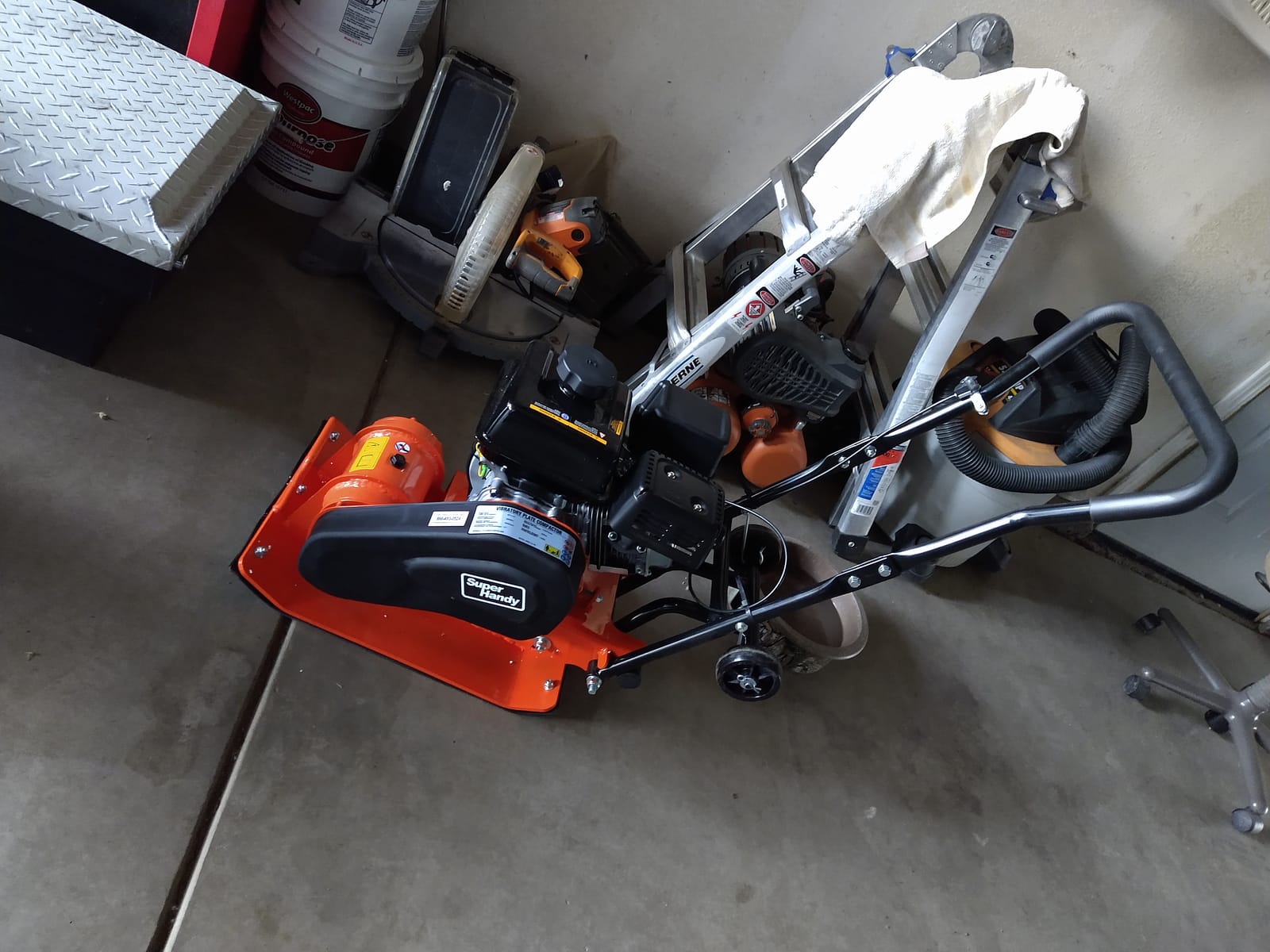 WEN 6.5HP 196cc Plate Compactor with Wheels and 3350-Pound Compaction Force (56096) customer photo 1