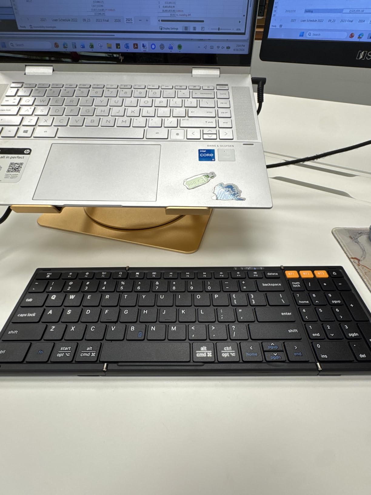 OMOTON Foldable Keyboard for Travel, Full Size with Number Pad, Black | Bluetooth 3-device Switching for iPad/iPhone/Tablet/Laptop/Mac, USB-C Rechargeable, Folding Portable for Travel & Remote Work customer photo 1