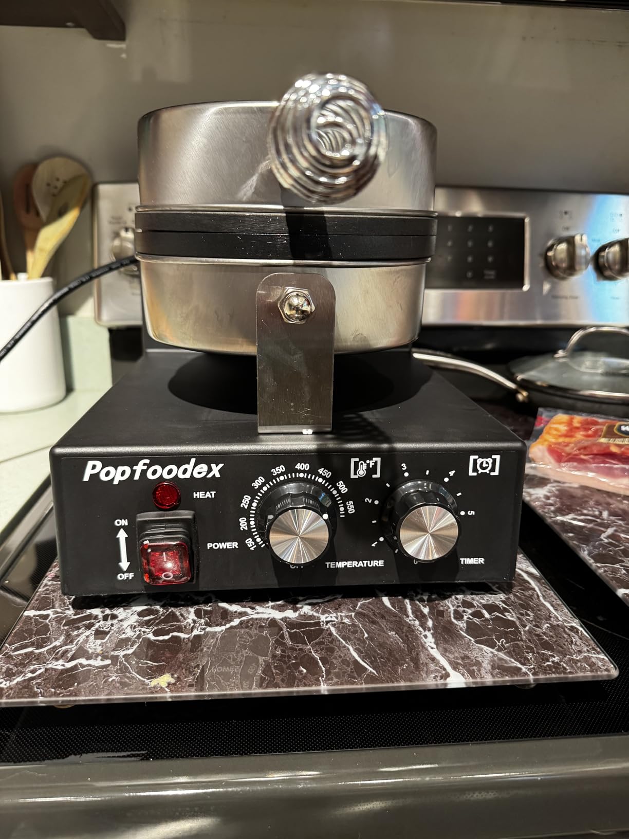 Commercial Waffle Maker for Restaurant, 110V Electric Waffle Maker w/Non-stick and 122-572F Adjustable Temp, 1200W Profession Waffle Iron with Timer and Heavy Duty, Hotel Waffle Machine customer photo 2