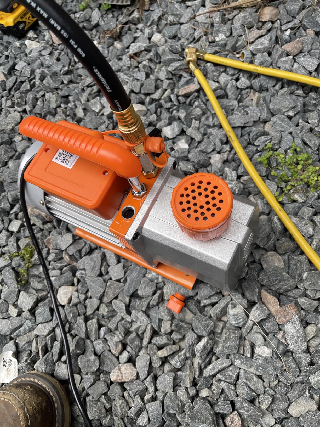 VEVOR Vacuum Pump, 7 CFM 3/4 HP, HVAC Two Stage Rotary Vane AC Vacuum Pump, for R134a R22 R410a R1234YF R32, 4 Pole Motor, for Automotive Air Conditioner Maintenance Resin Degassing customer photo 1