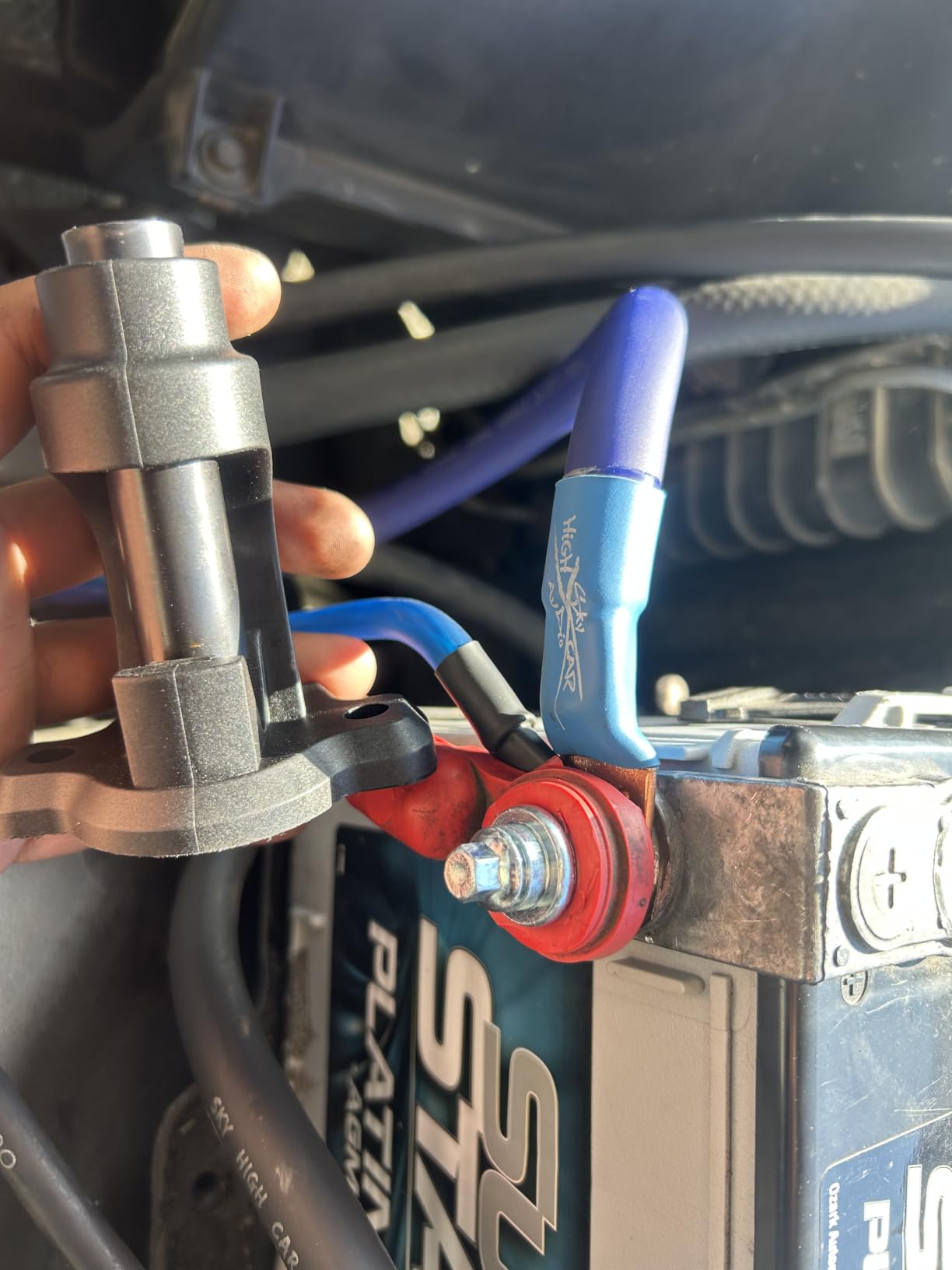 12T Electric Crimping Tool for 6 AWG-600 MCM 18V Cordless Crimper | Crimping Tool with 2x 4.0Ah Batteries, Charger, 13 Dies Set for Copper & Aluminum Cable, Solar, RV, Marine, Industrial customer photo 2