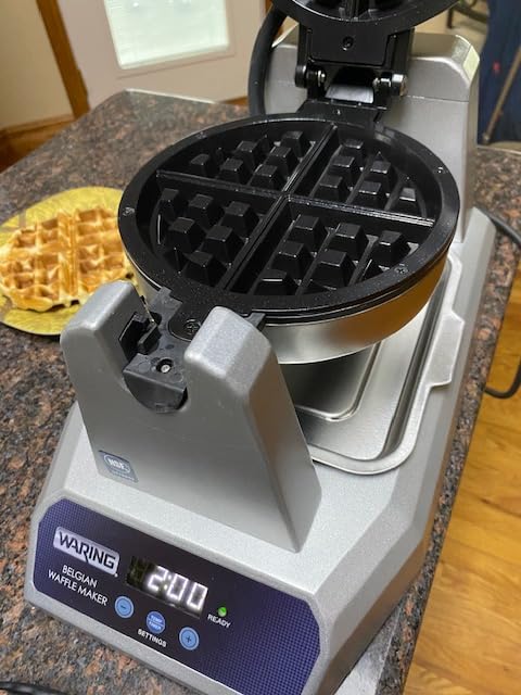 Waring Commercial Belgian Waffle Maker, 25 Waffles per Hour, Automatic Countdown Timer, Rotary Feature customer photo 1