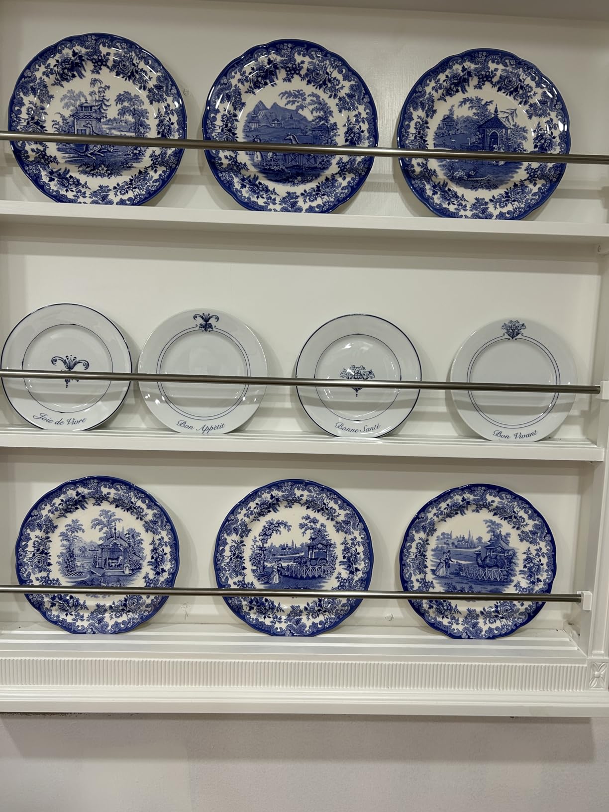 Spode Blue Room Georgian Plate Set, Set of 6 - Decorative 10.5-Inch Earthenware Plates Featuring Botanical & Historic Designs - Vintage Dinnerware Set for Dining or Display - Made in England customer photo 1