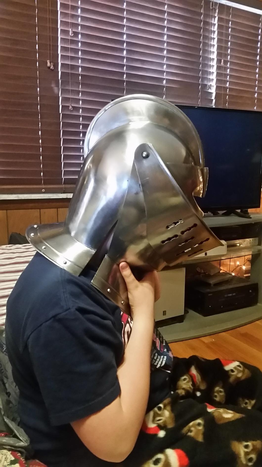 Whetstone Cutlery Medieval Knight's Full Size Armor Helmet customer photo 2