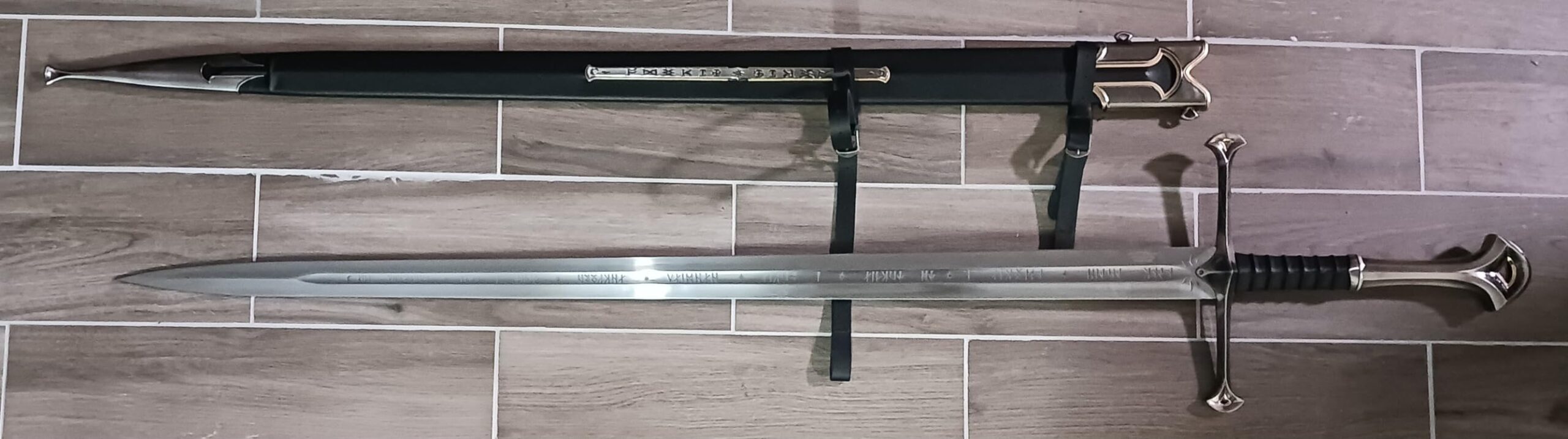United Cutlery Lord of the Rings Anduril Sword of King Elessar | Officially Licensed Replica | Wall Plaque | LOTR Movie Collectible | Length 52 7/8