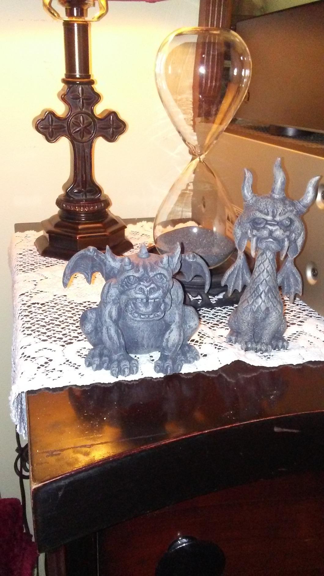 SUMMIT COLLECTION YTC Fido - Collectible Figurine Statue Sculpture Figure Gargoyle Model customer photo 2