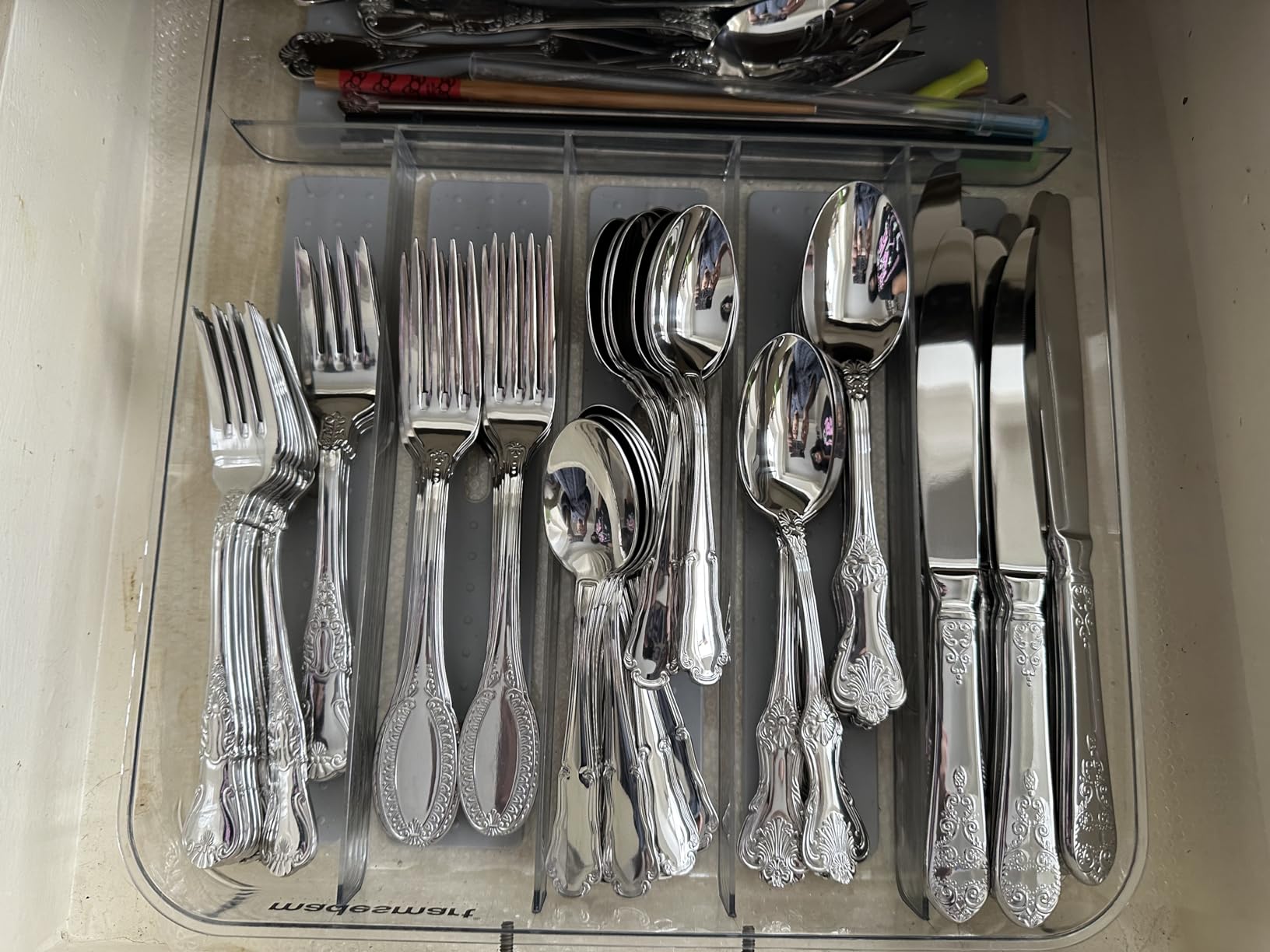 Wallace Hotel 77-Piece Flatware Set, 18/10 Stainless Steel Silverware Set for 12 with Filigree Handles, Dishwasher Safe Cutlery Set for Formal Dining customer photo 2