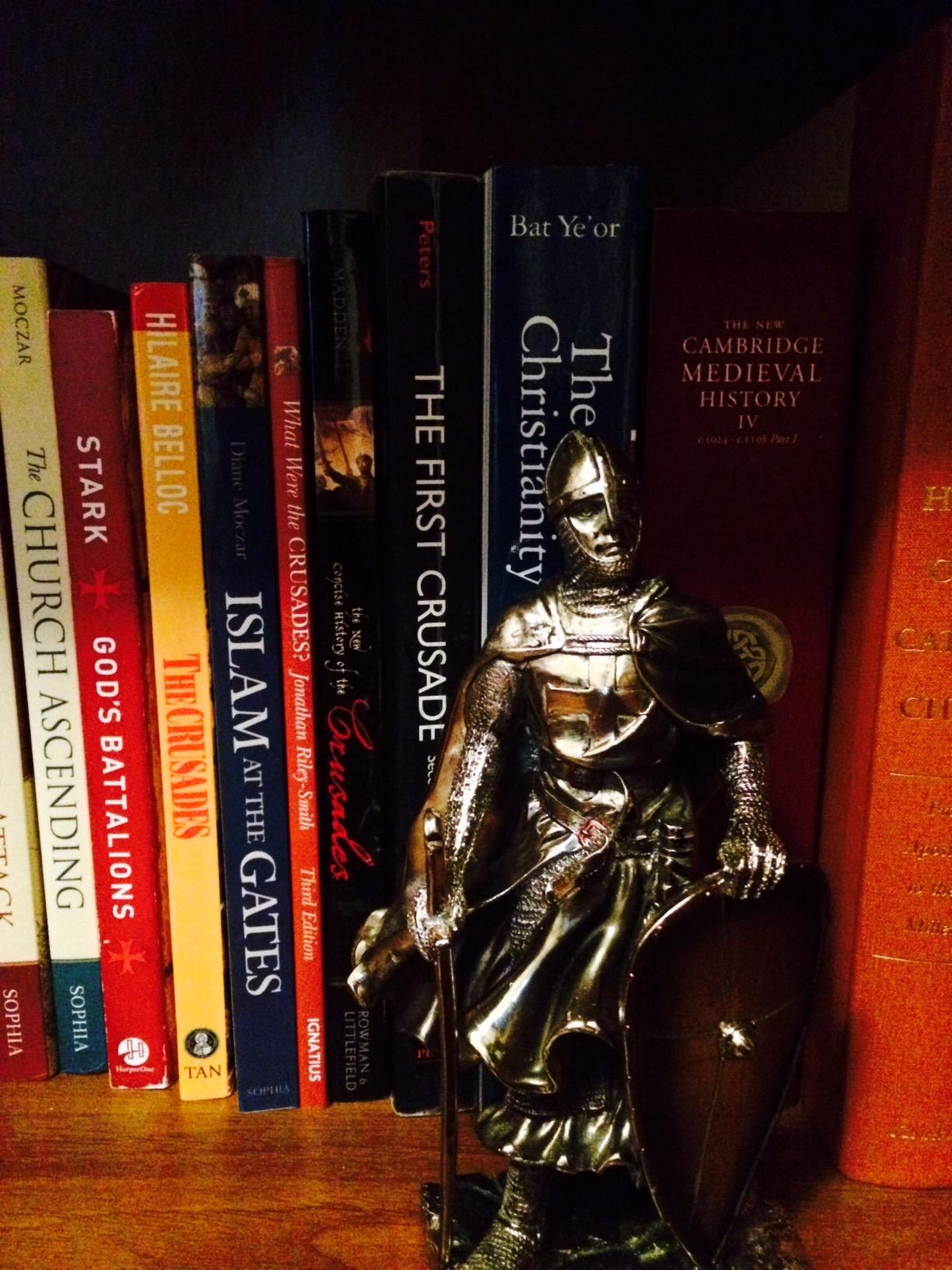 Crusader Knight Statue Silver Finishing Cold Cast Resin Statue 7