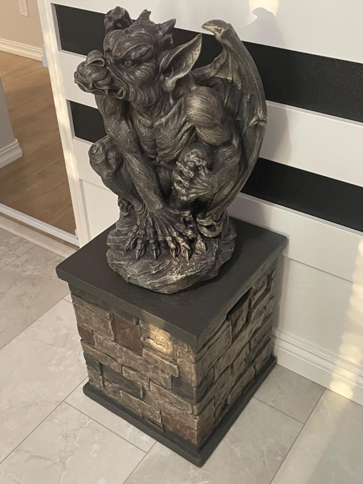 Design Toscano JE11211701 Silas The Sentry Gargoyle Indoor/Outdoor Gothic Decor Statue, 16 Inches Wide, 24 Inches Tall, Handcast Polyresin, Grey Stone Finish customer photo 2