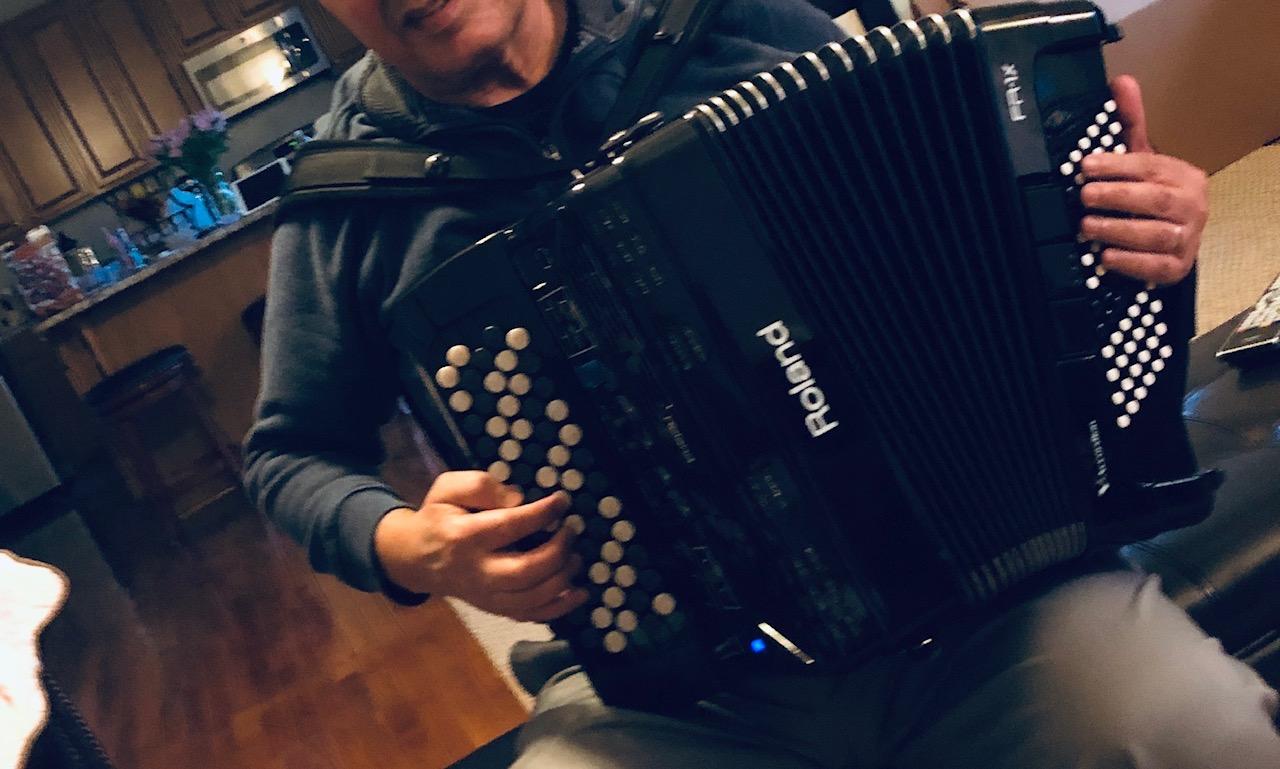 Roland V-Accordion Lite with Piano Keys and Speakers customer photo 1
