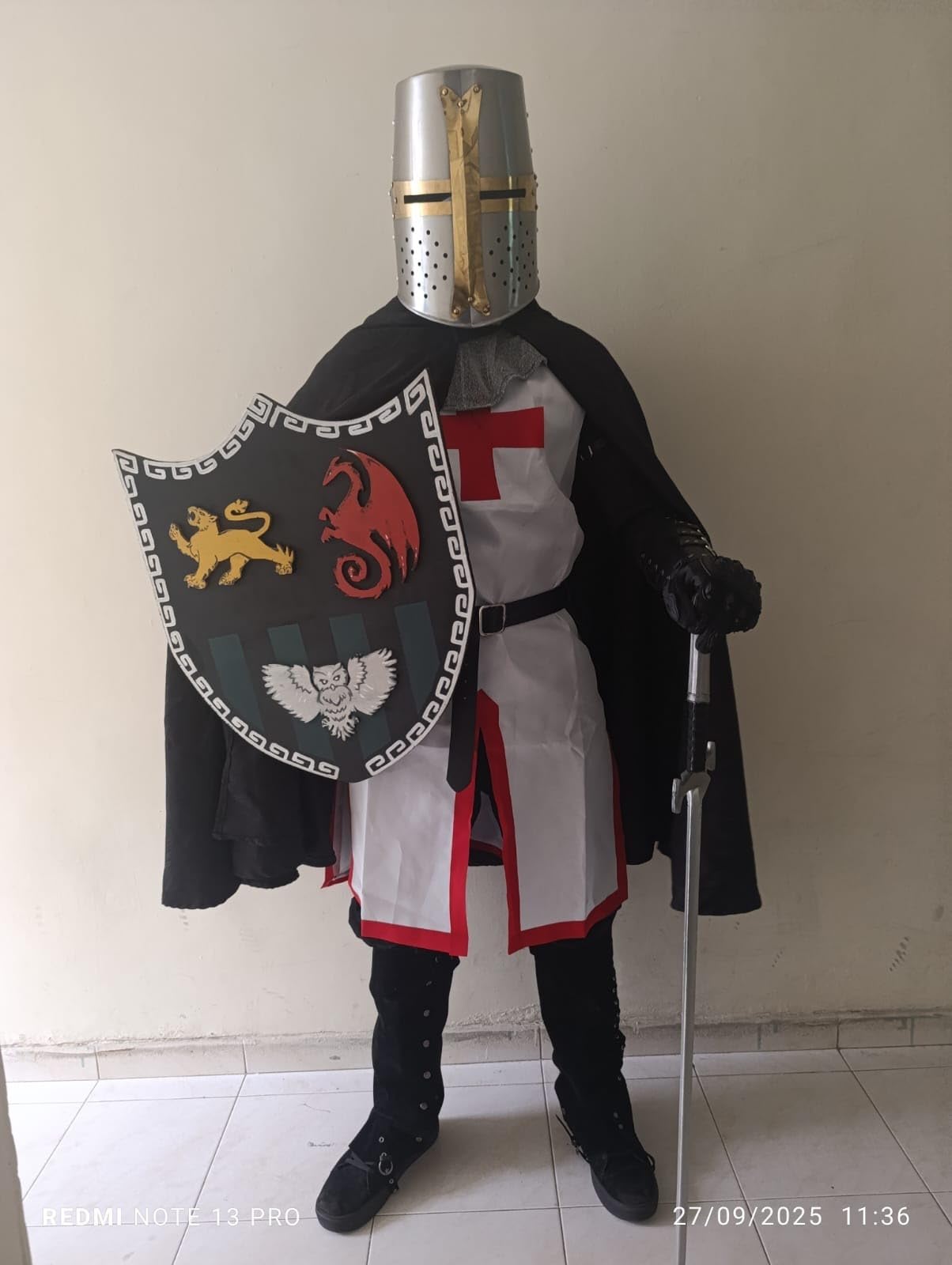 Szco Supplies 14” Decorative Barrel Brass Helm Crusader Helmet (910902) customer photo 1