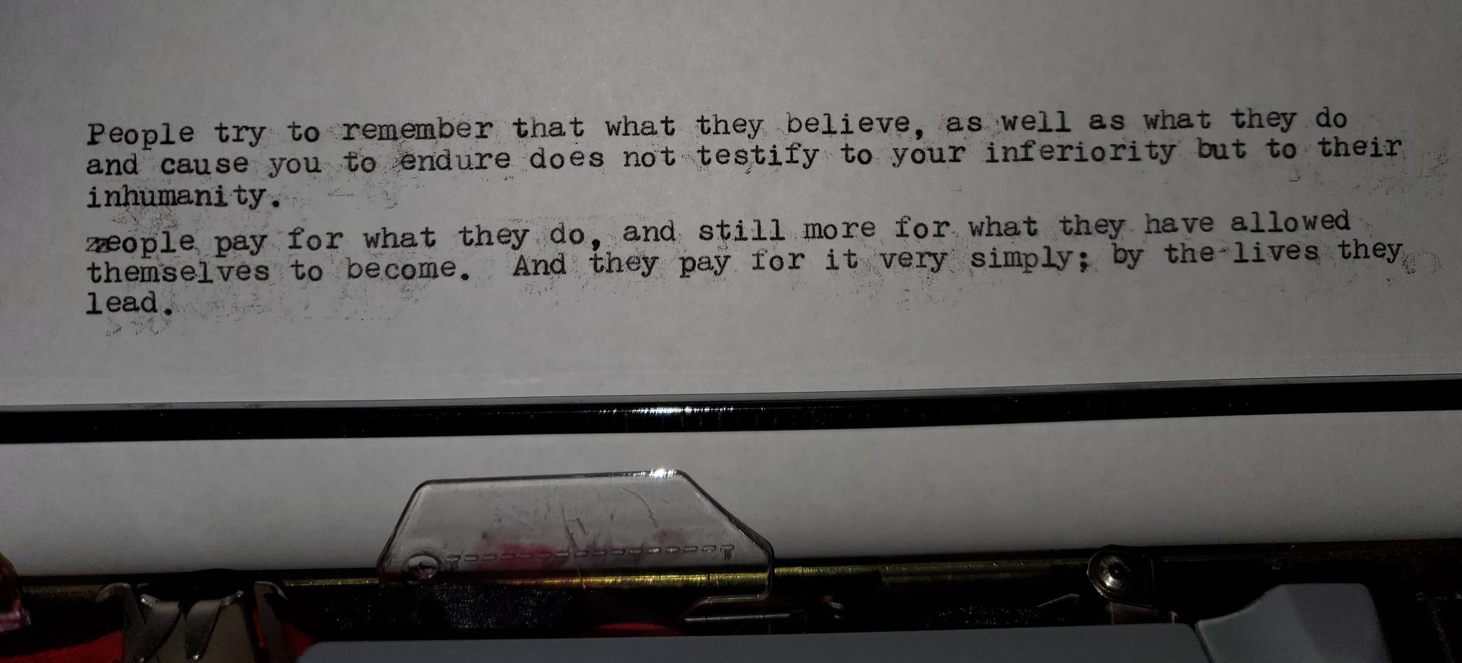 Royal Manual Typewriter black (79100G) customer photo 1