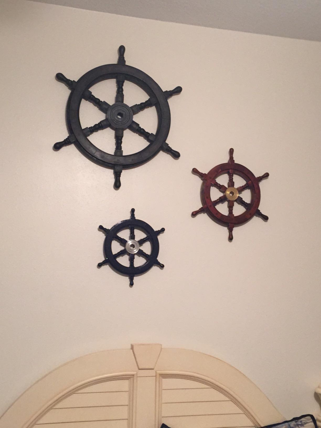 Hampton Nautical Deluxe Class Wood and Brass Decorative Ship Wheel 24