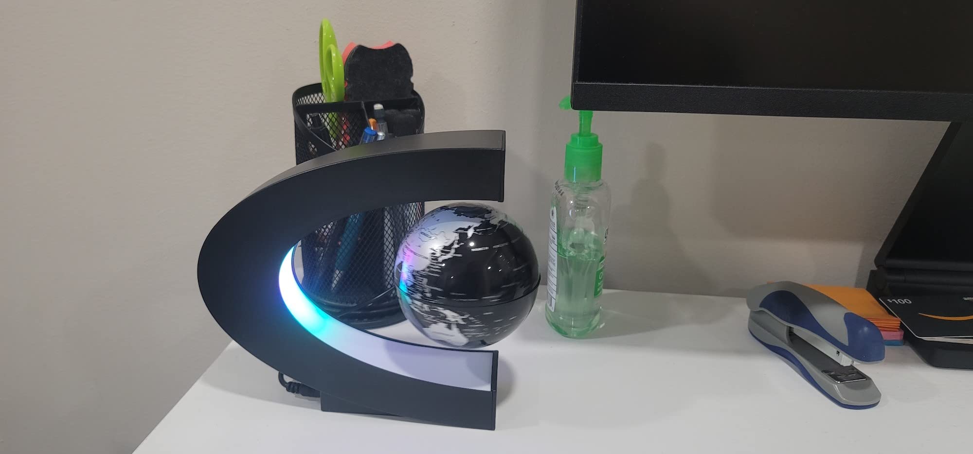 Senders Floating Globe with LED Lights C Shape Magnetic Levitation Floating Globe World Map for Desk Decoration (Black-Silver) customer photo 2