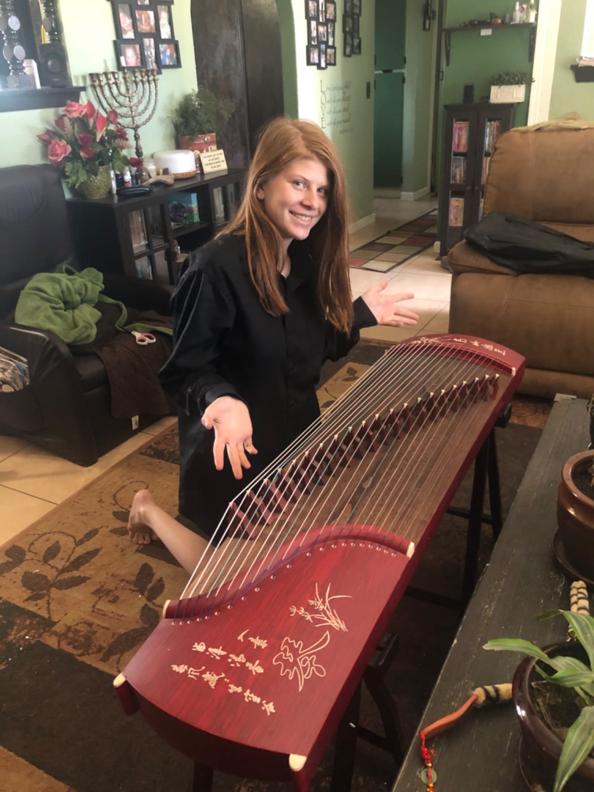 OrientalMusicSanctuary Paulownia Travel Guzheng - Rosewood - Travel Sized Guzheng - INCLUDES COMPREHENSIVE TUTORIAL BOOK AND ETUDES customer photo 2
