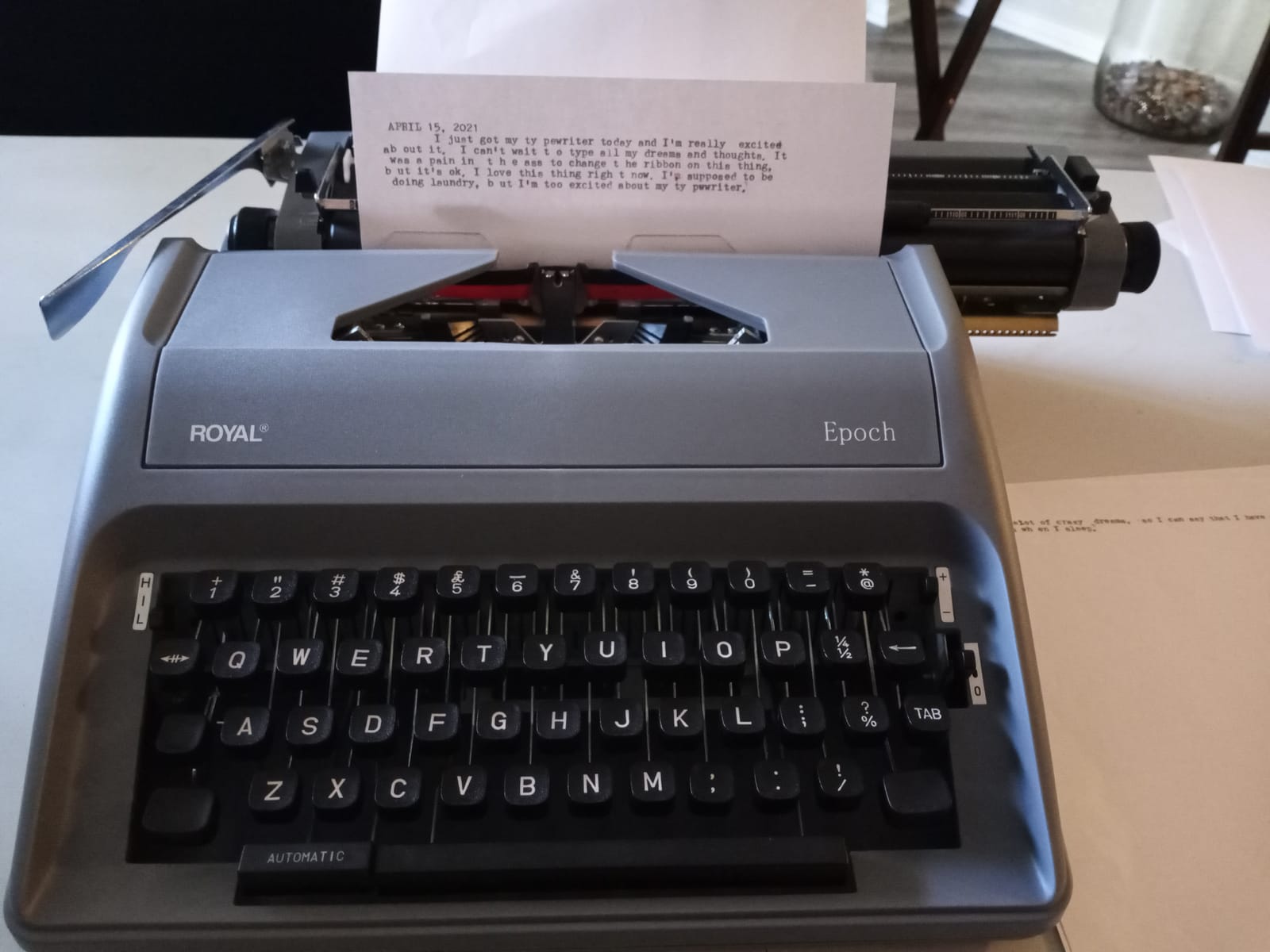 Royal Epoch Classic Portable Manual Typewriter - Gray (ROY79103Y) customer photo 2