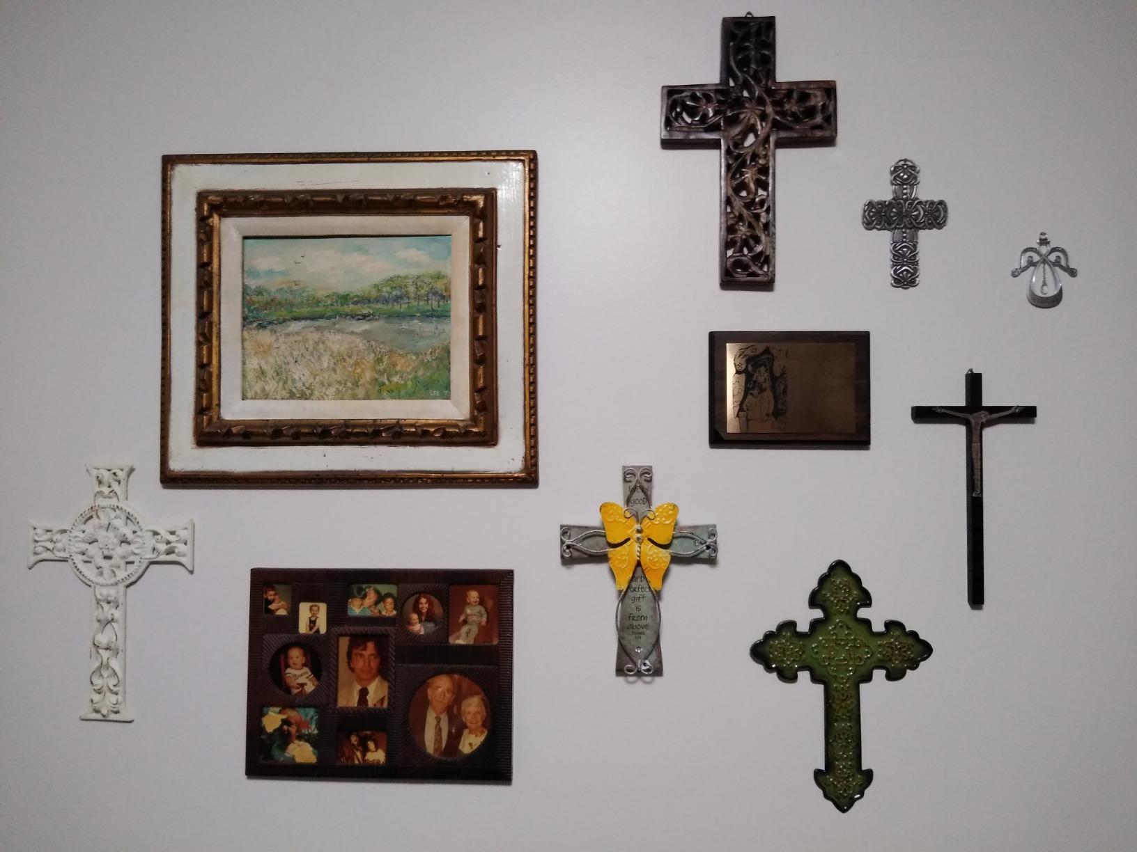 MelinSam Wooden Wall Cross Christians Cross with Antiqued Metal Butterfly and Inspirational Prayer Inscribed Blessed for Church Home Room Decoration Gifts customer photo 2