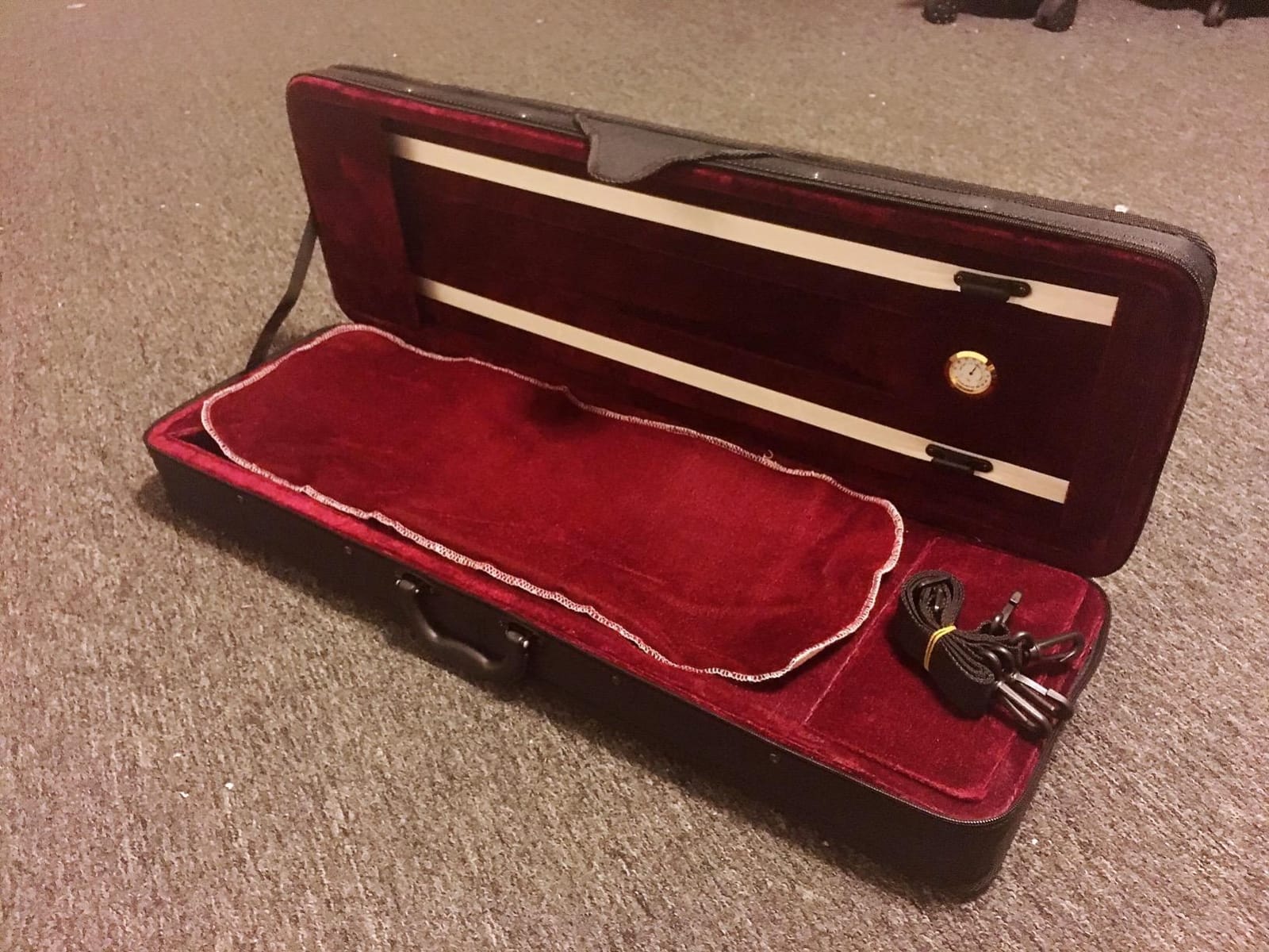 FINO 4/4 Full Size Violin Case Professional Oblong Violin Hard Case with Built-in Hygrometer,Super Lightweight Portable Carrying Bag Slip-On Cover with Backpack Straps,Black customer photo 1