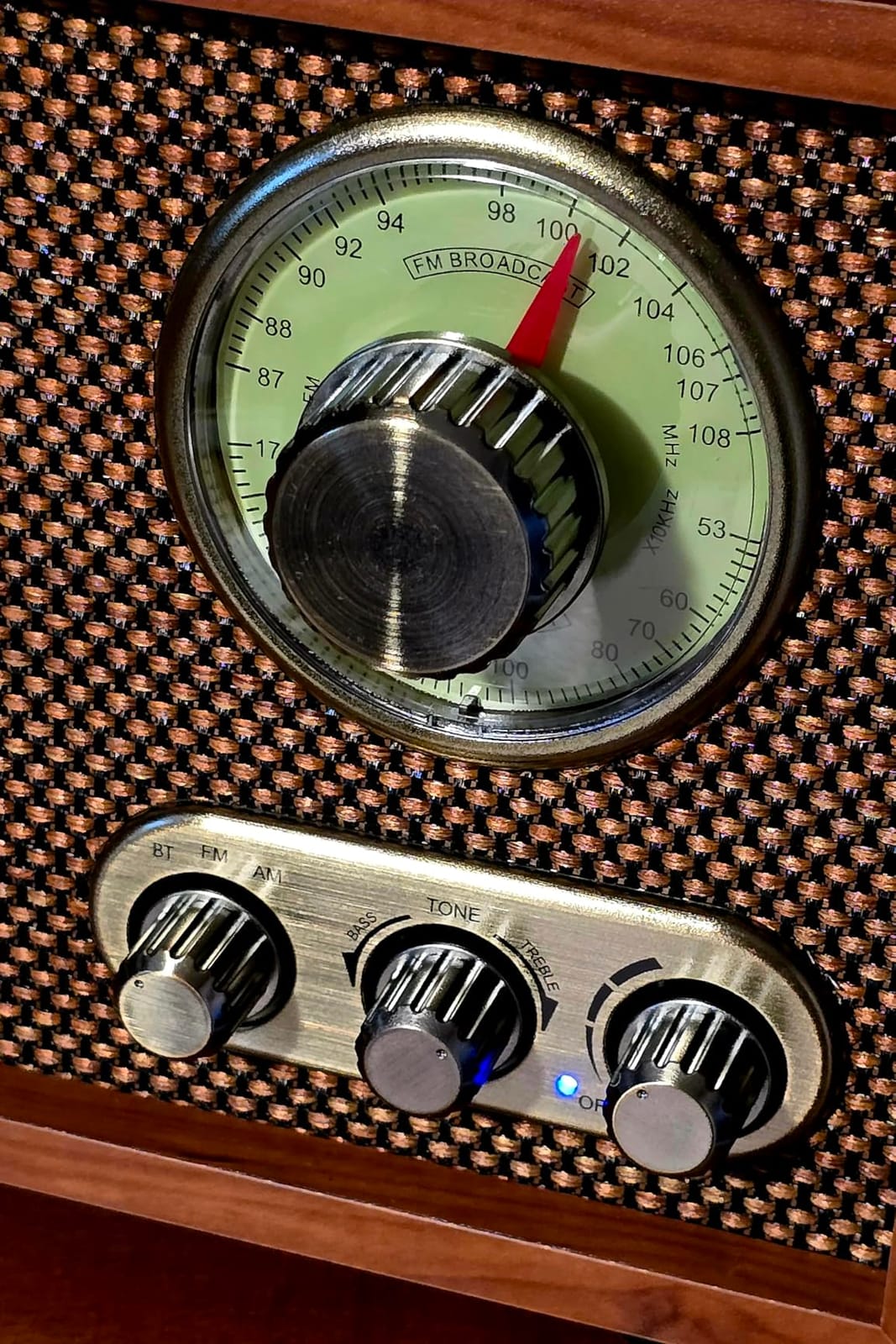 Victrola Willow - Retro Wood Bluetooth Radio, AM/FM - Walnut customer photo 1